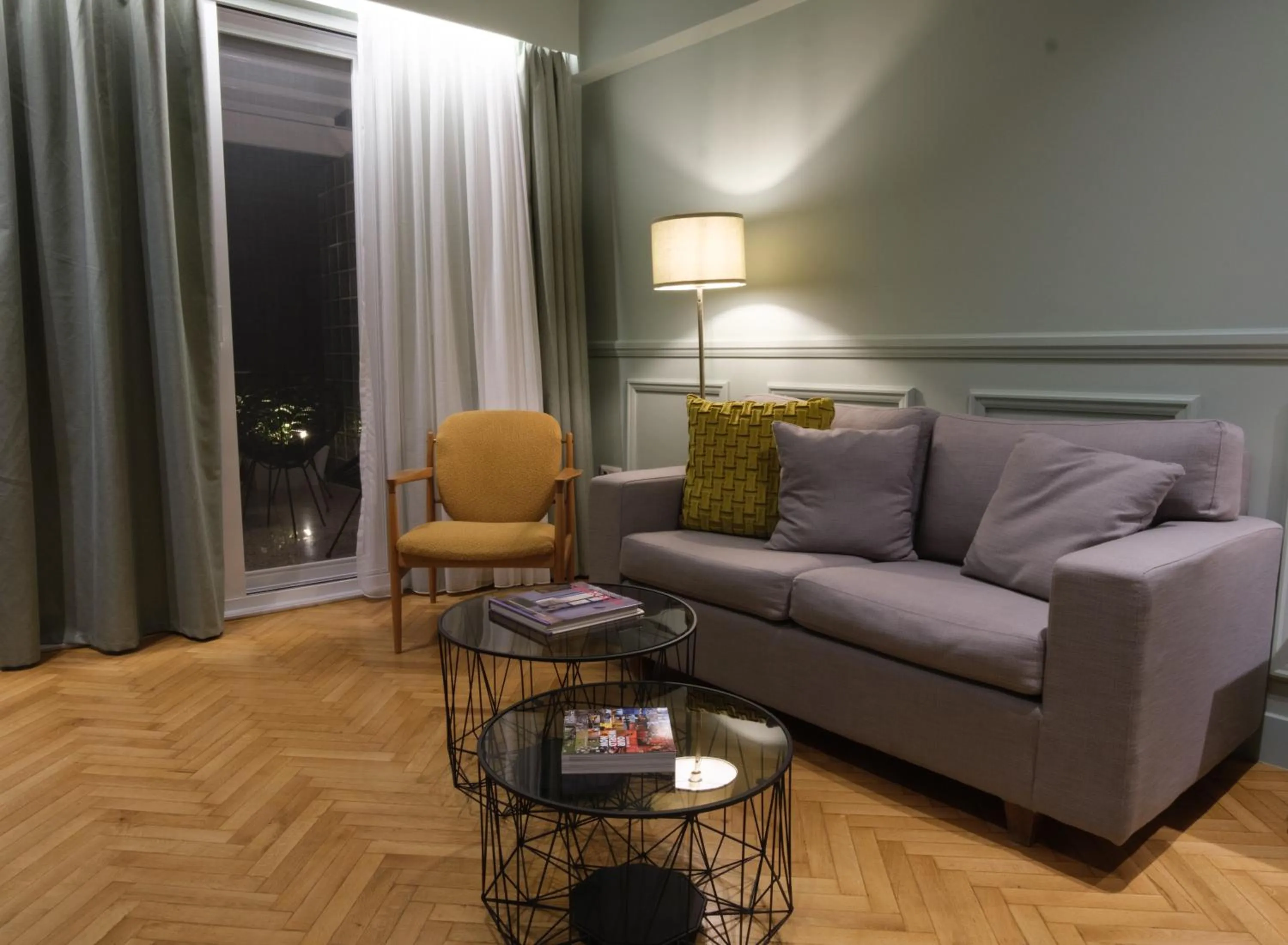 Living room in K23 Color Suites