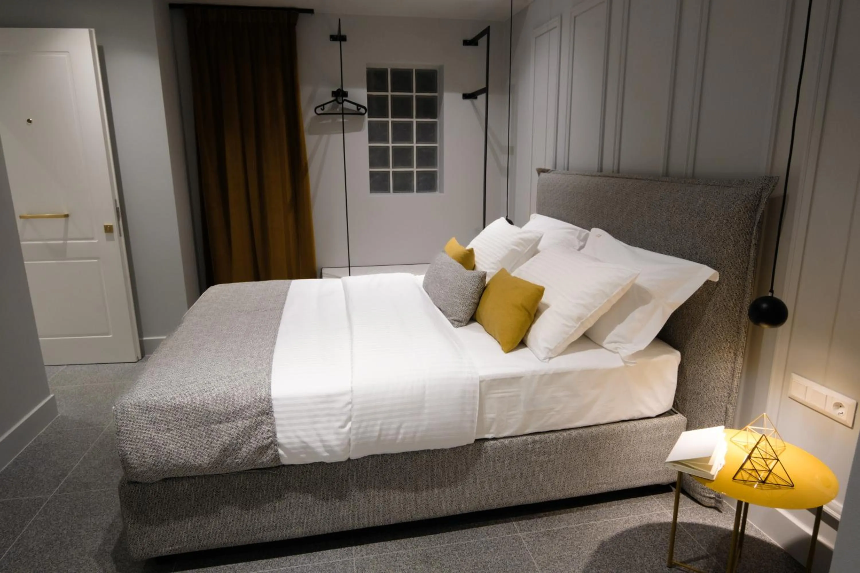 Bed in K23 Color Suites