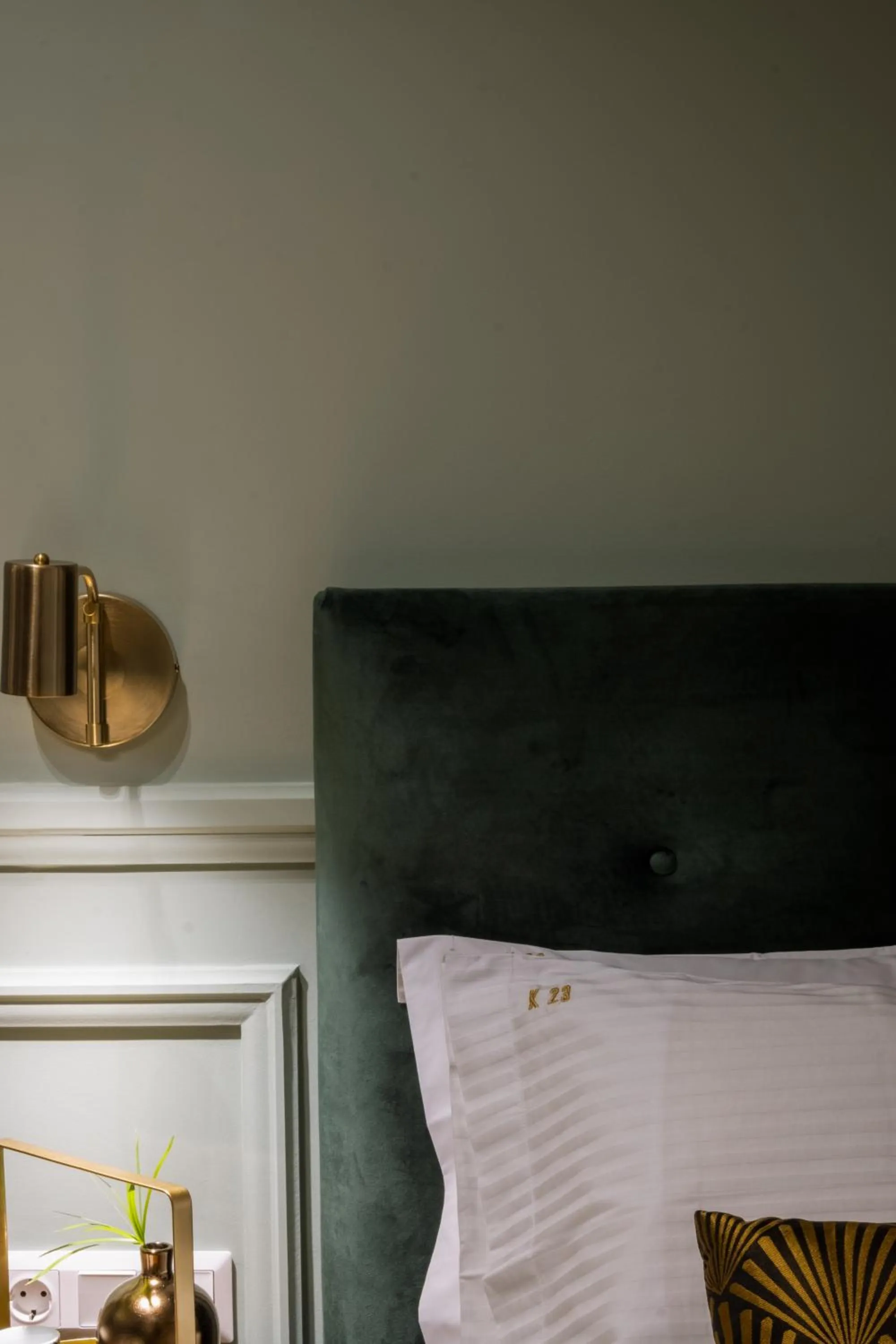 Bed in K23 Color Suites