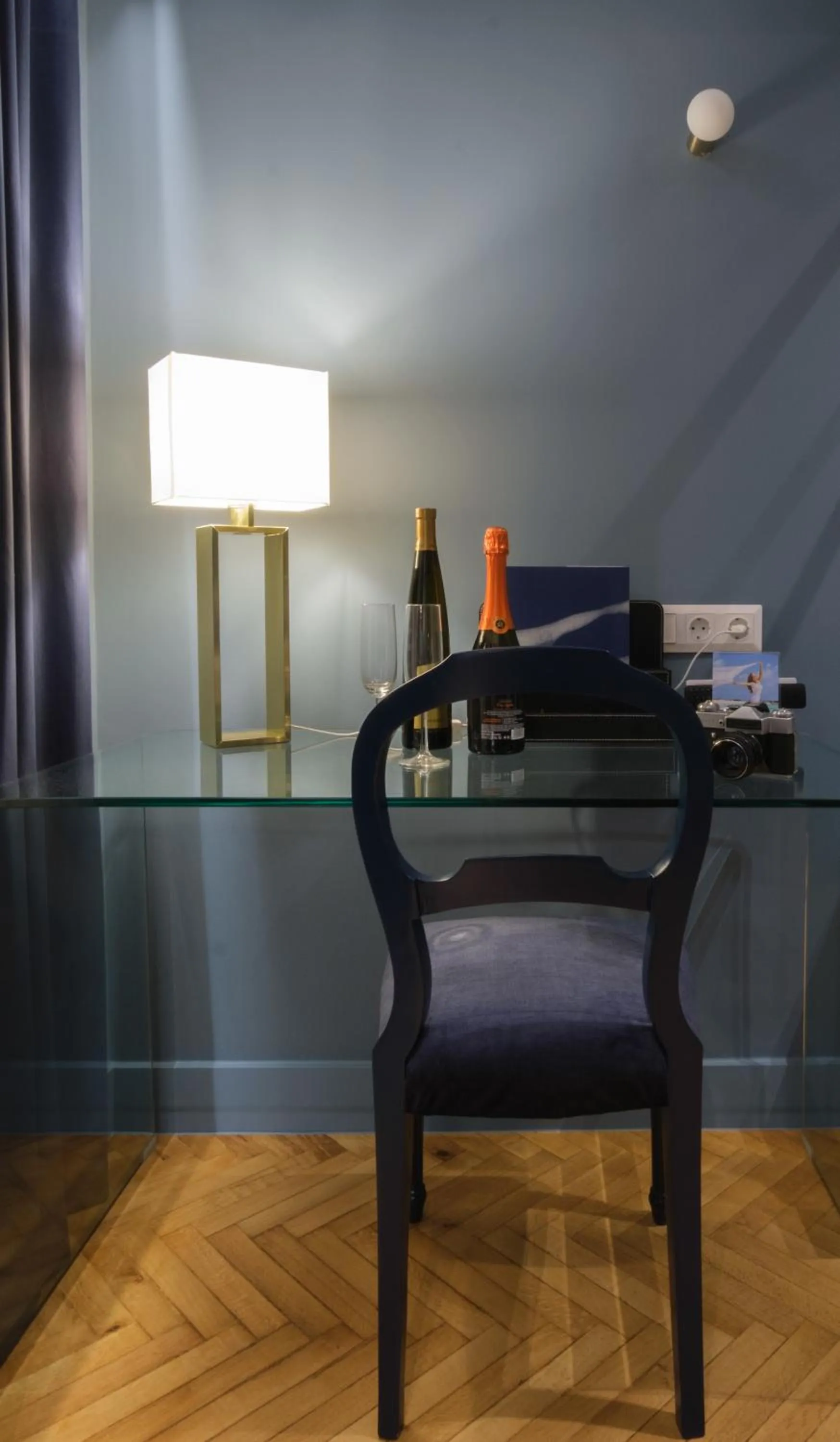 Seating area in K23 Color Suites