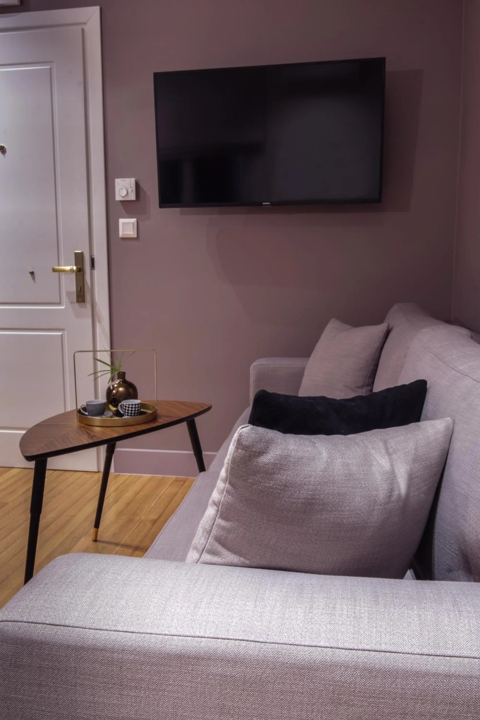 Seating area in K23 Color Suites