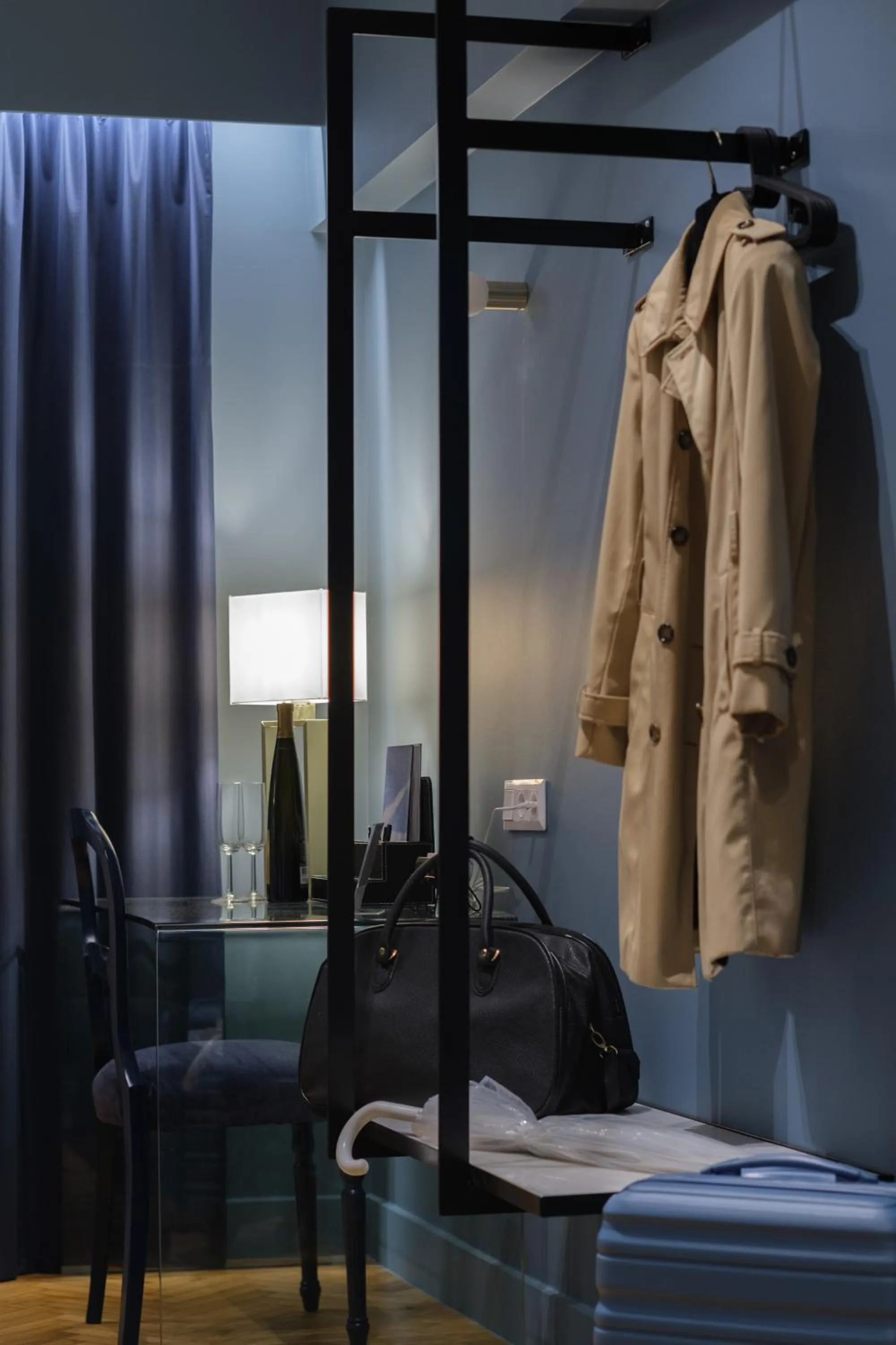 wardrobe in K23 Color Suites