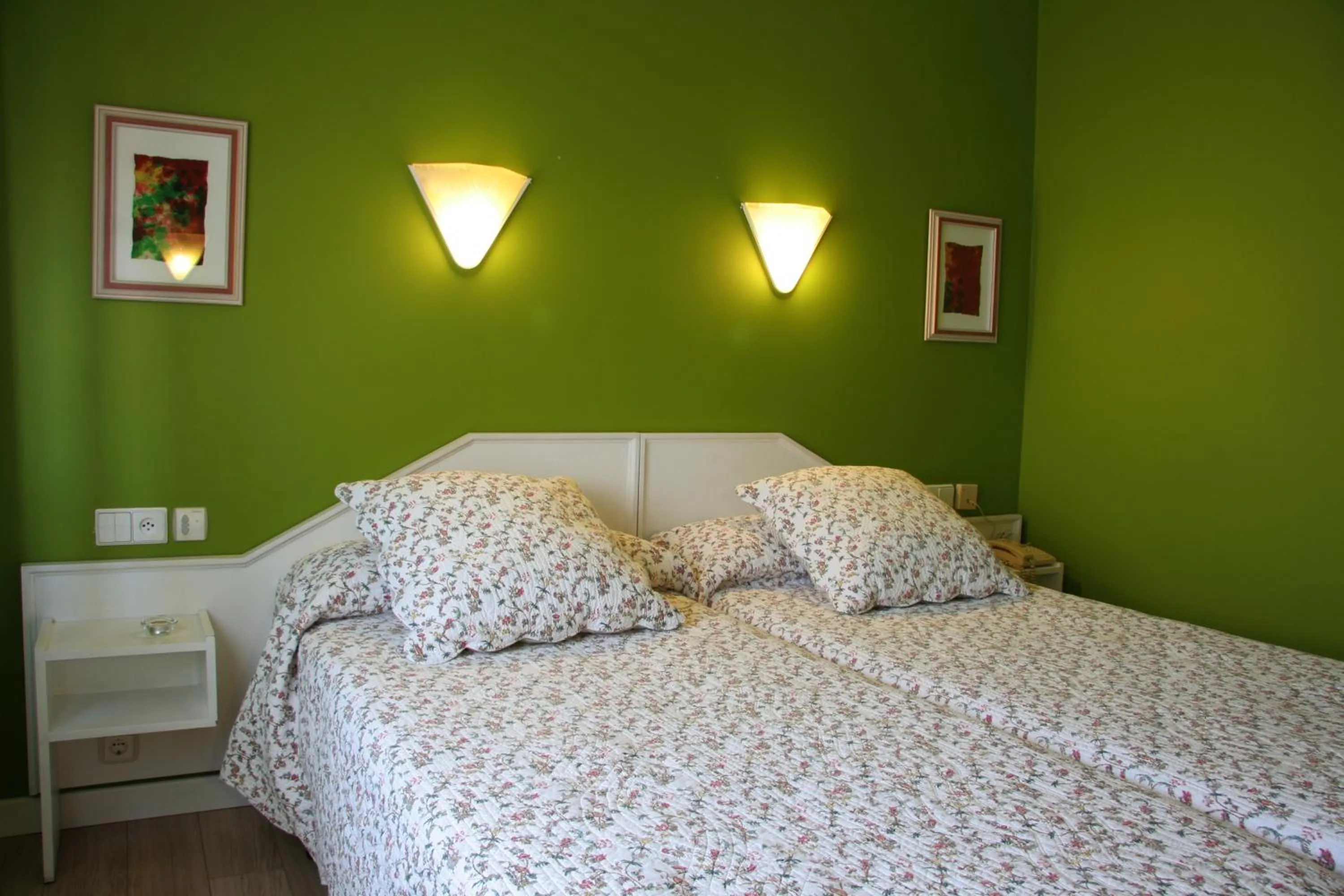 Photo of the whole room, Bed in Hostal Paris