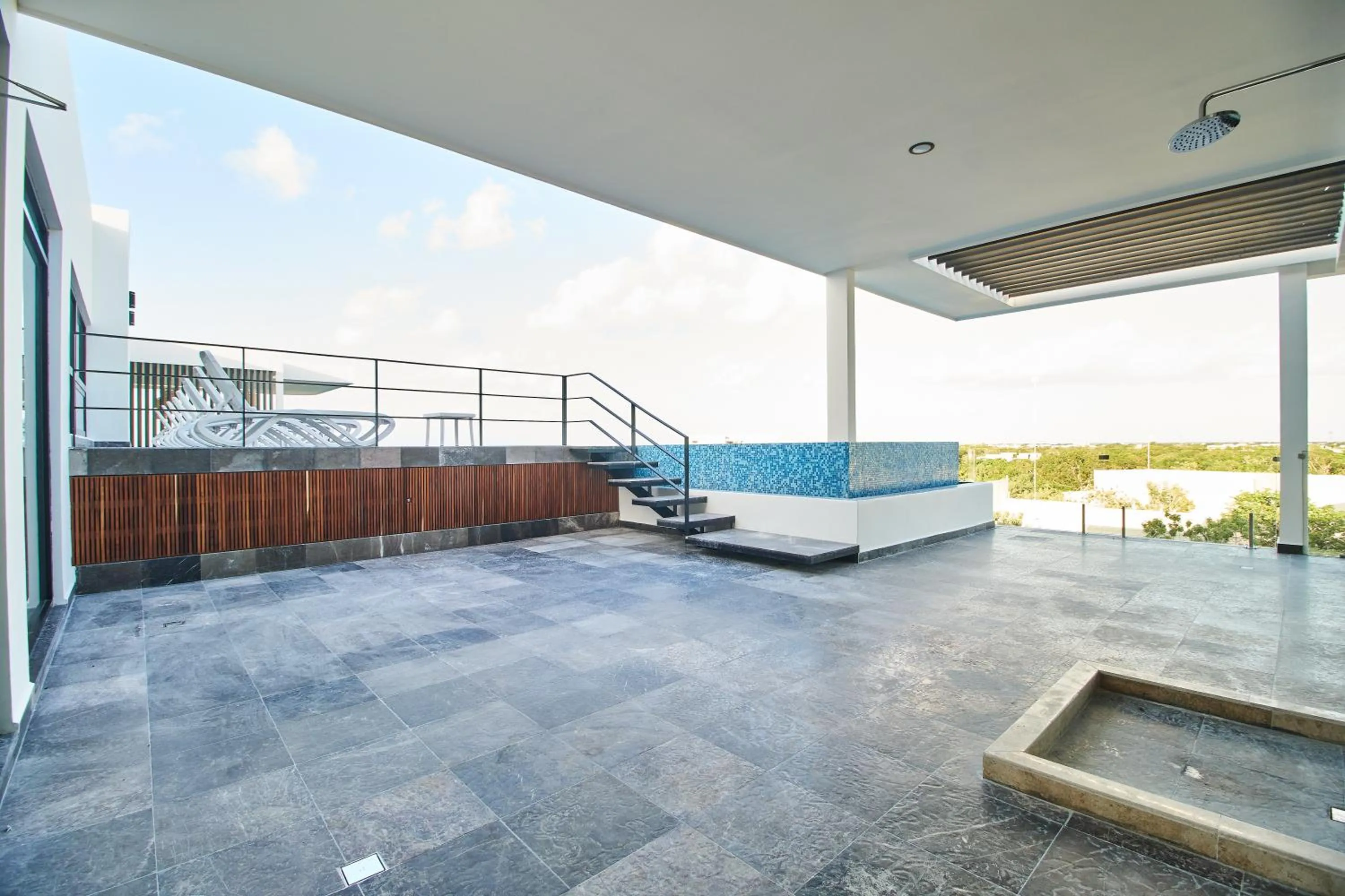 Balcony/Terrace in PH Othello - Private pool&Roof & Beach Club Access
