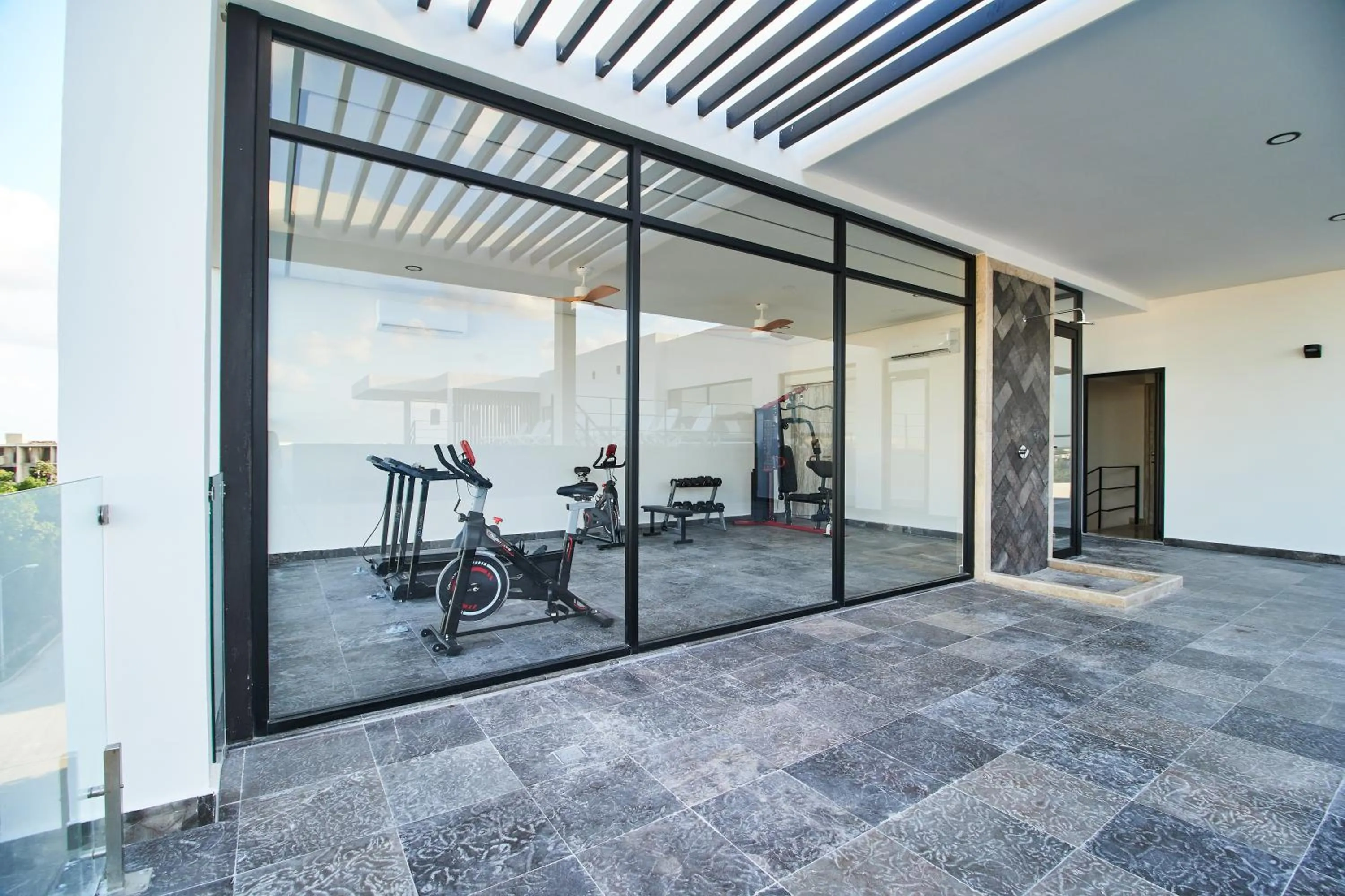 Fitness centre/facilities in PH Othello - Private pool&Roof & Beach Club Access