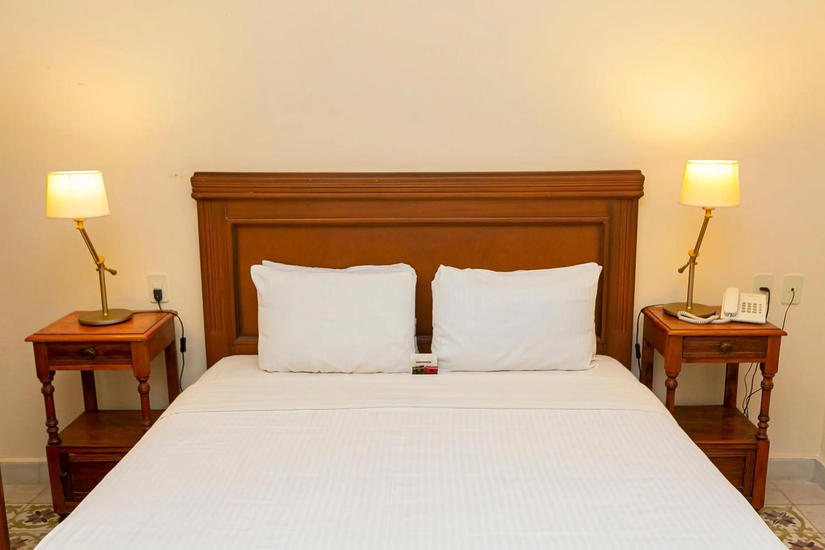 Bedroom, Bed in Gran Hotel del Paraguay