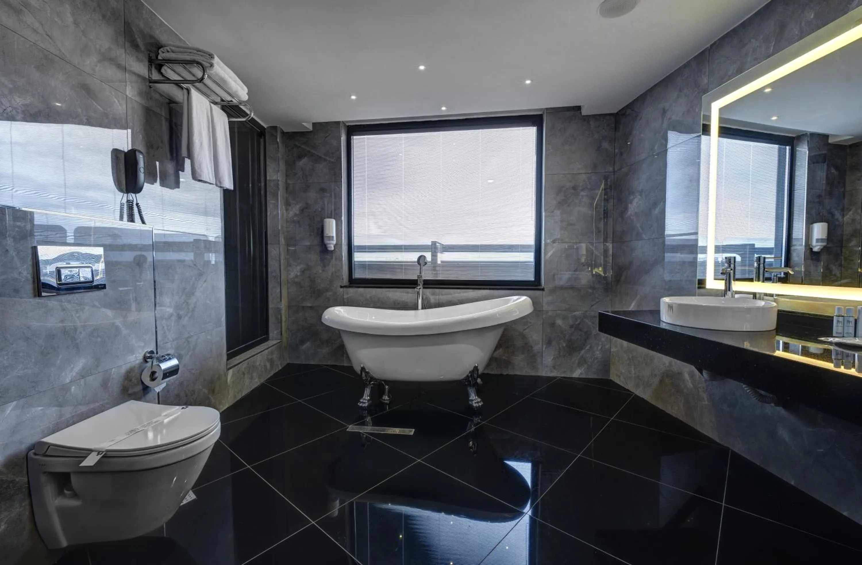 Bath in Nova Vista Centrum Hotel Eskisehir, a Member of Radisson Individuals