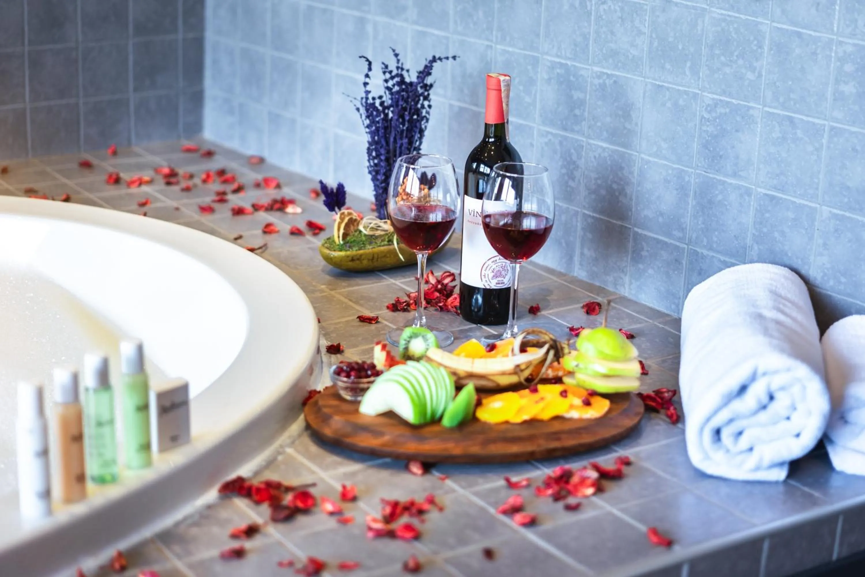 Food and drinks in Nova Vista Centrum Hotel Eskisehir, a Member of Radisson Individuals