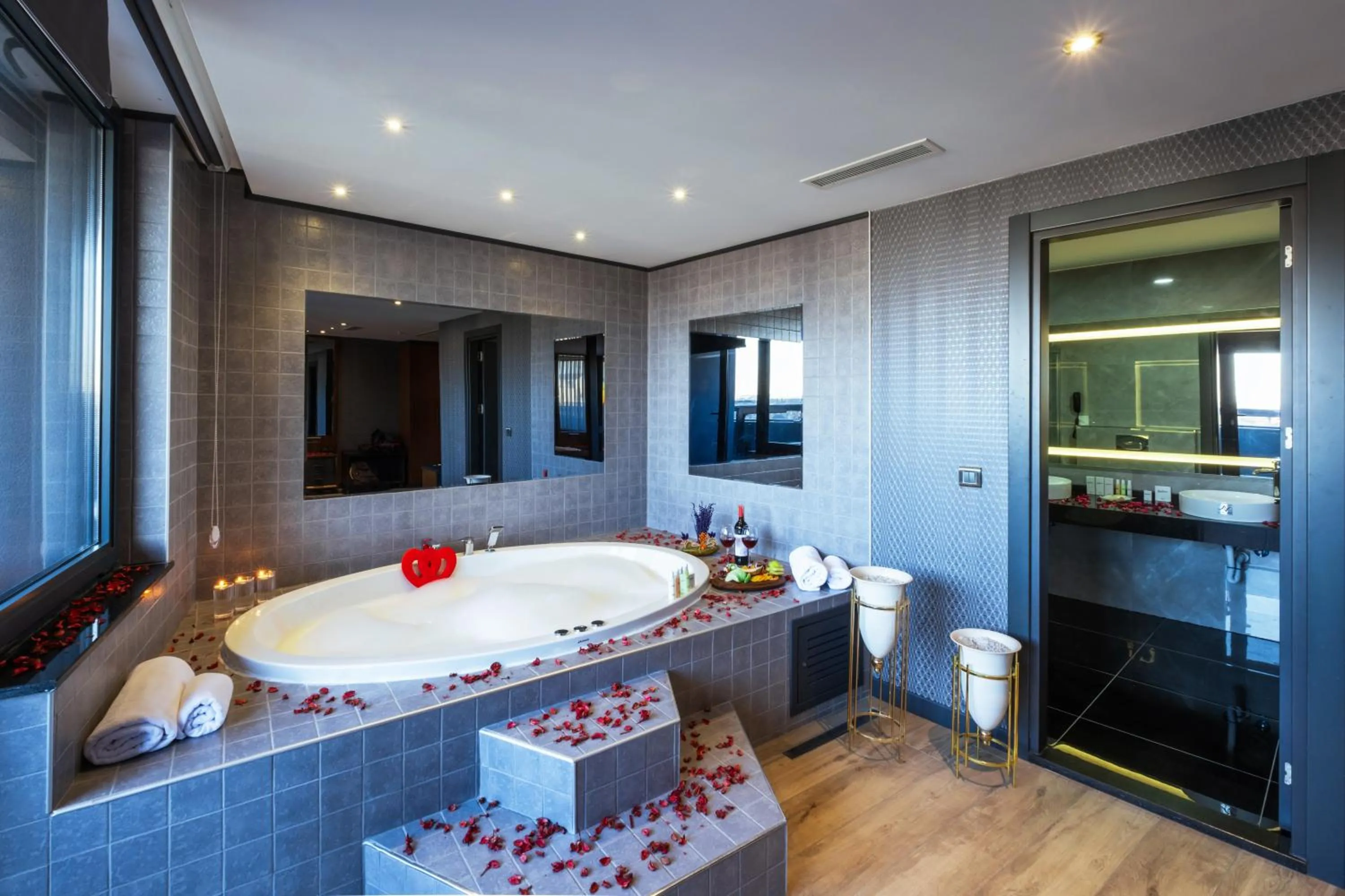 Bath in Nova Vista Centrum Hotel Eskisehir, a Member of Radisson Individuals