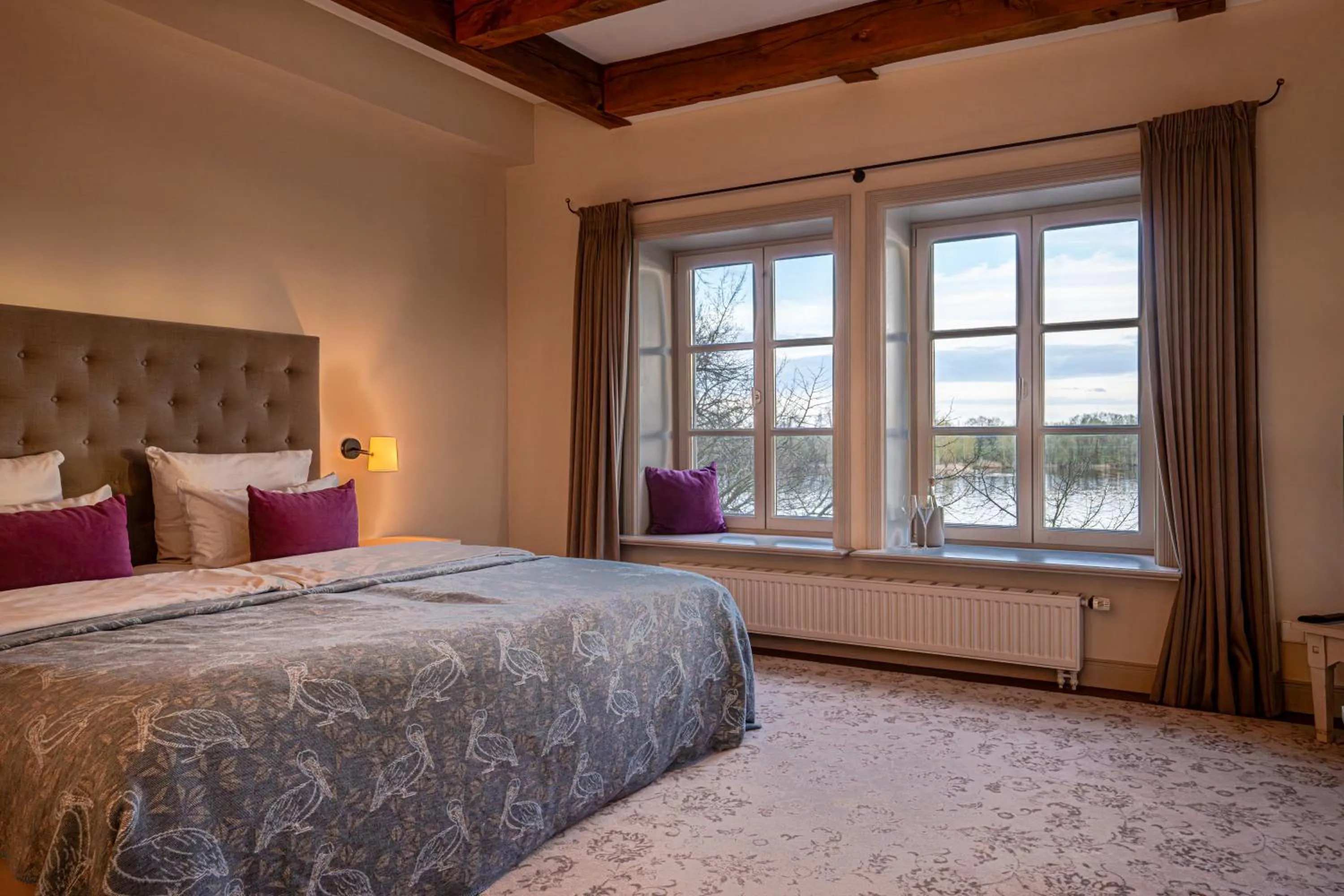 Photo of the whole room, Bed in Traditionshaus by Zollenspieker Fährhaus