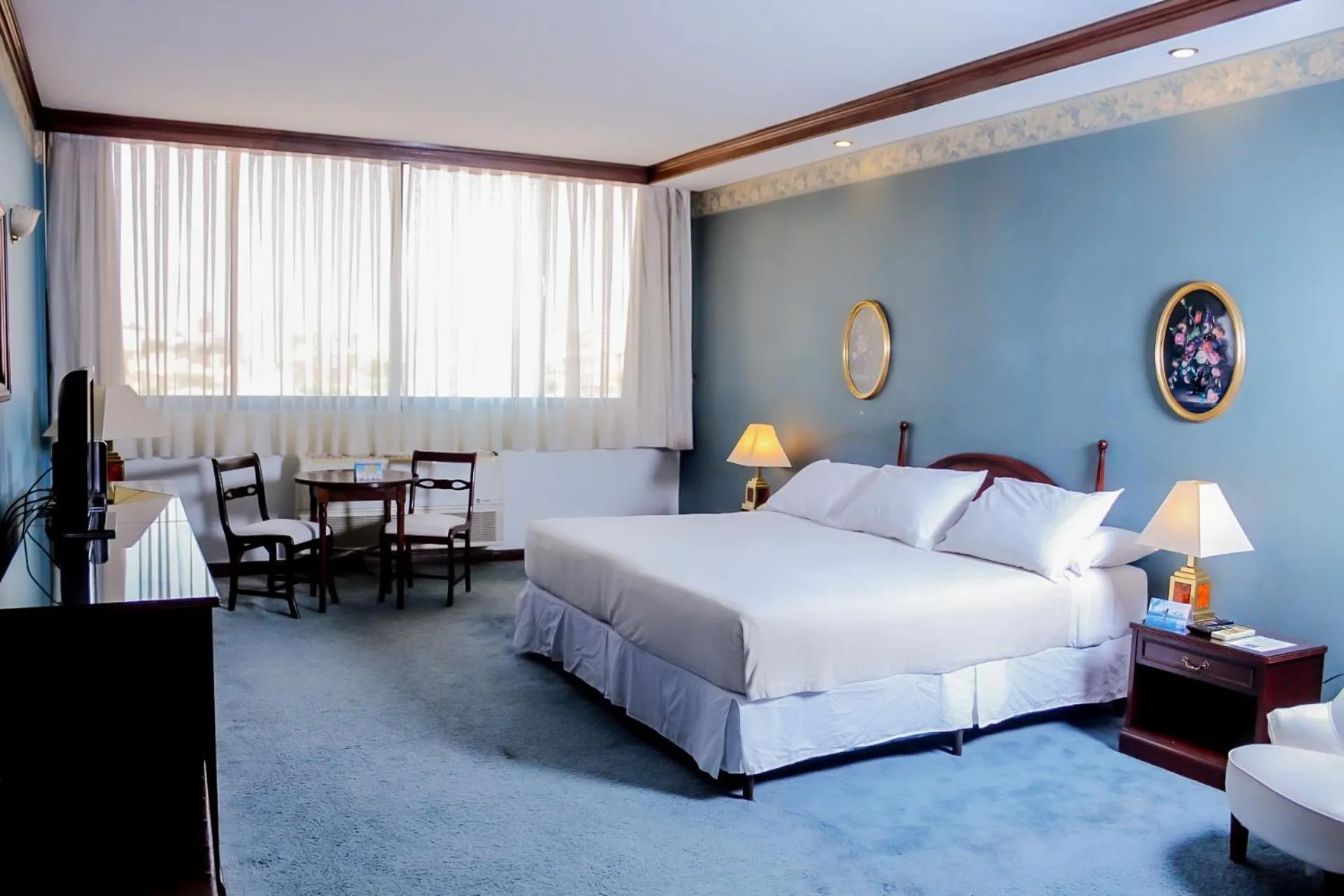 Bed in Nobile Suites Excelsior Asuncion