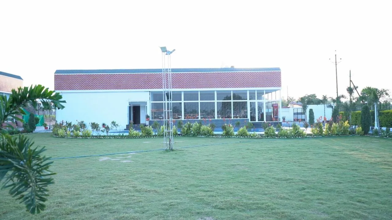 Restaurant/places to eat in The Kamoda Resort