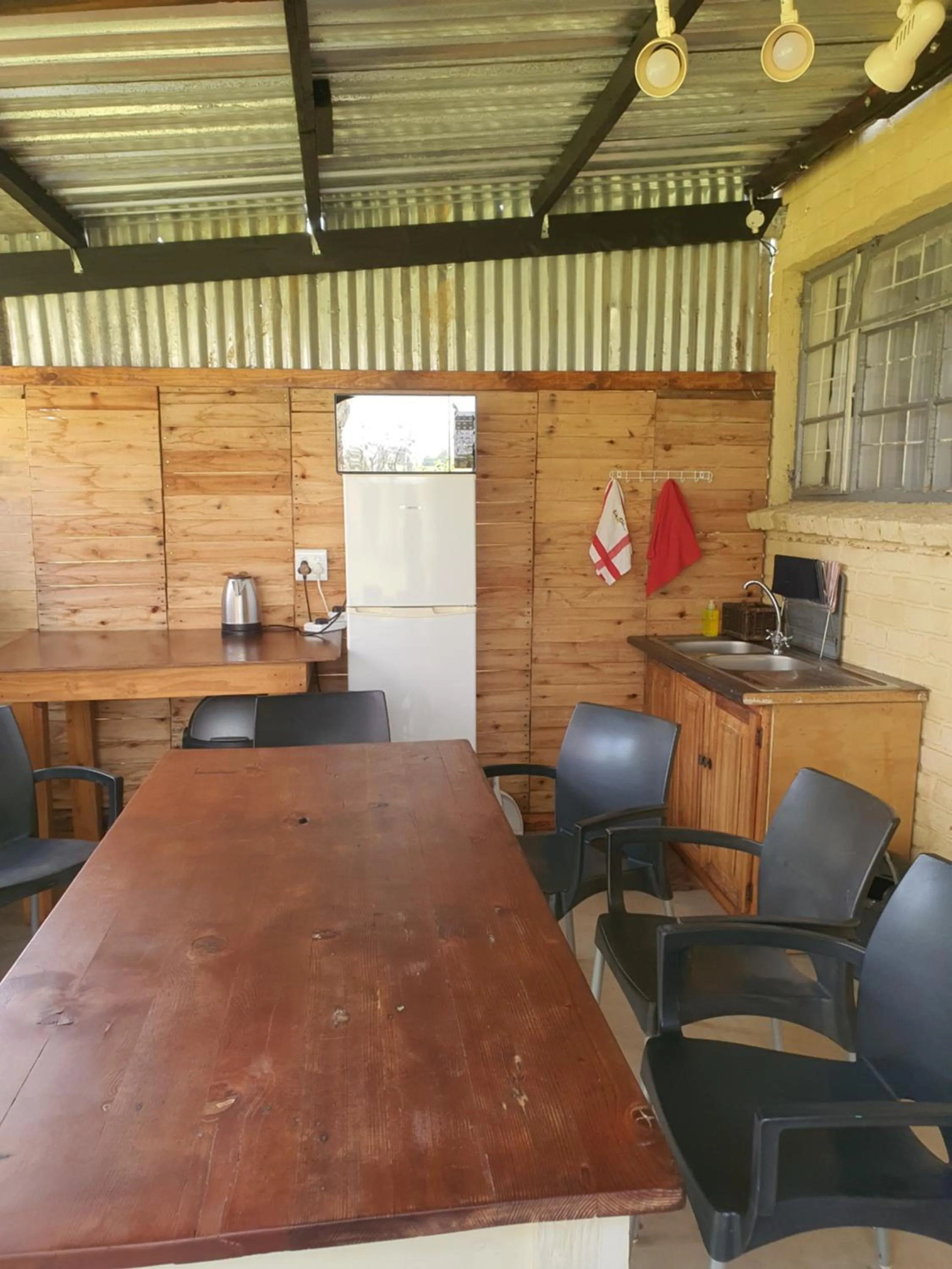 Kitchen or kitchenette in KatiKati Eco Lodge