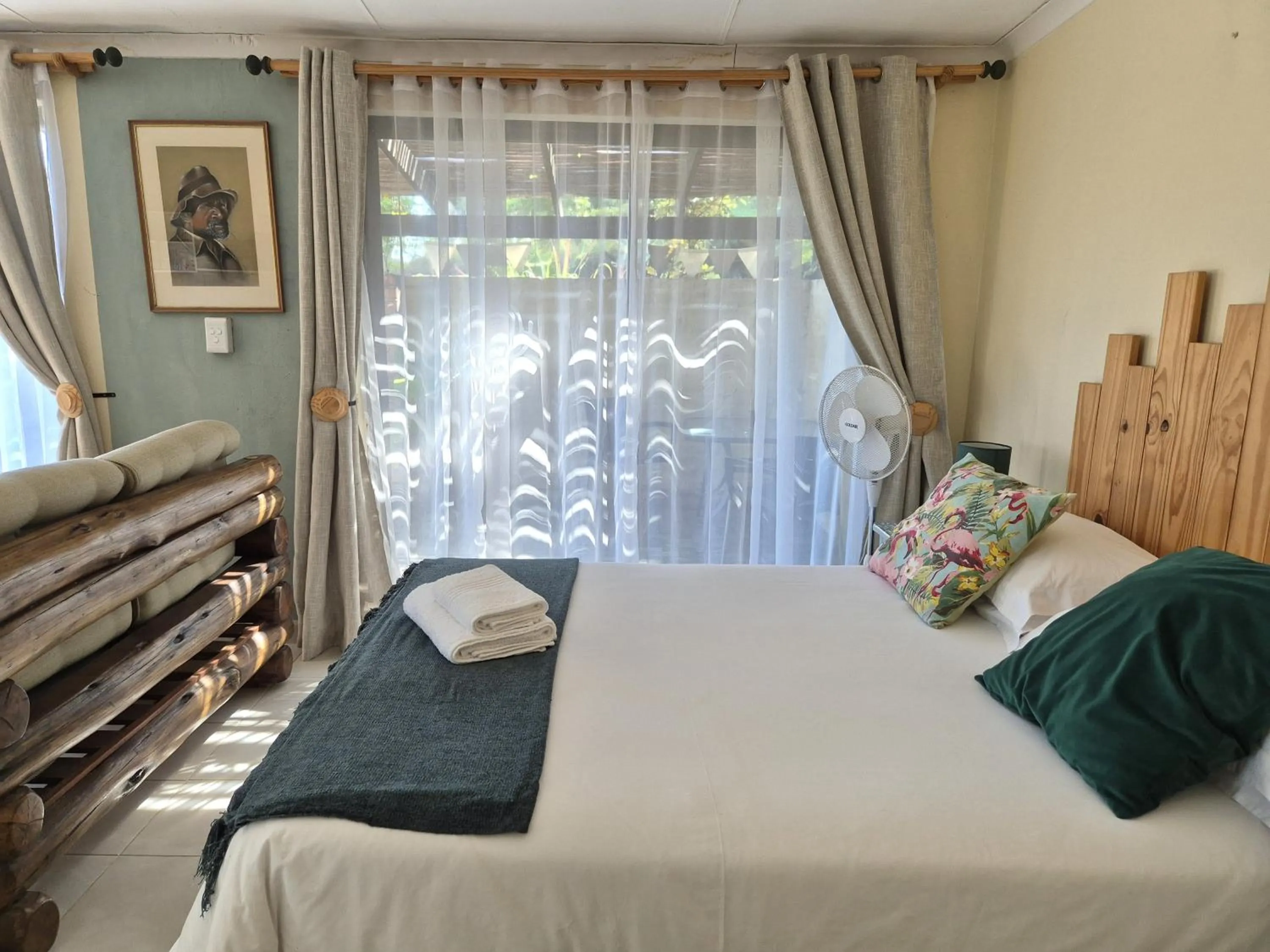 Bed in KatiKati Eco Lodge