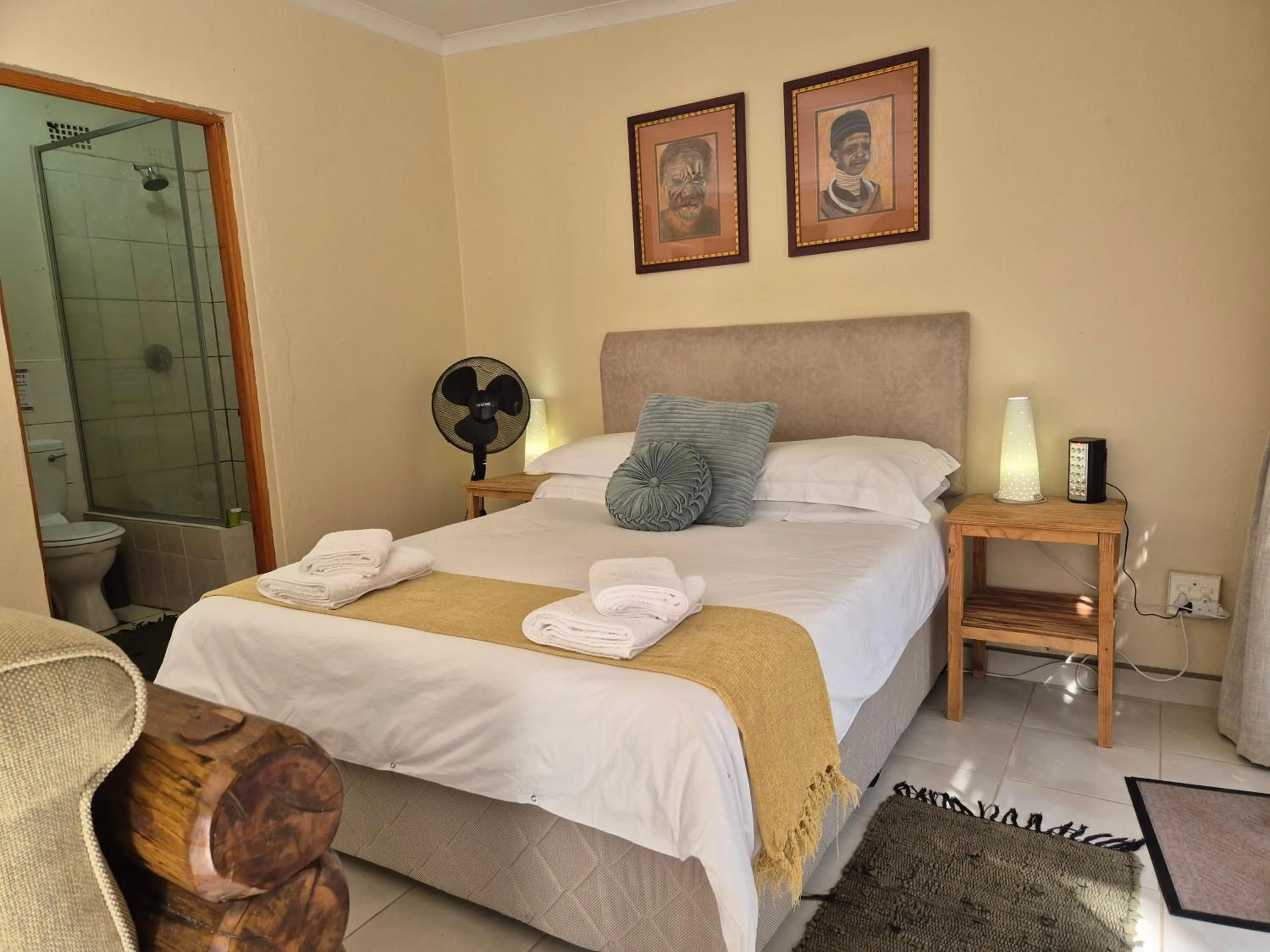 Bed in KatiKati Eco Lodge