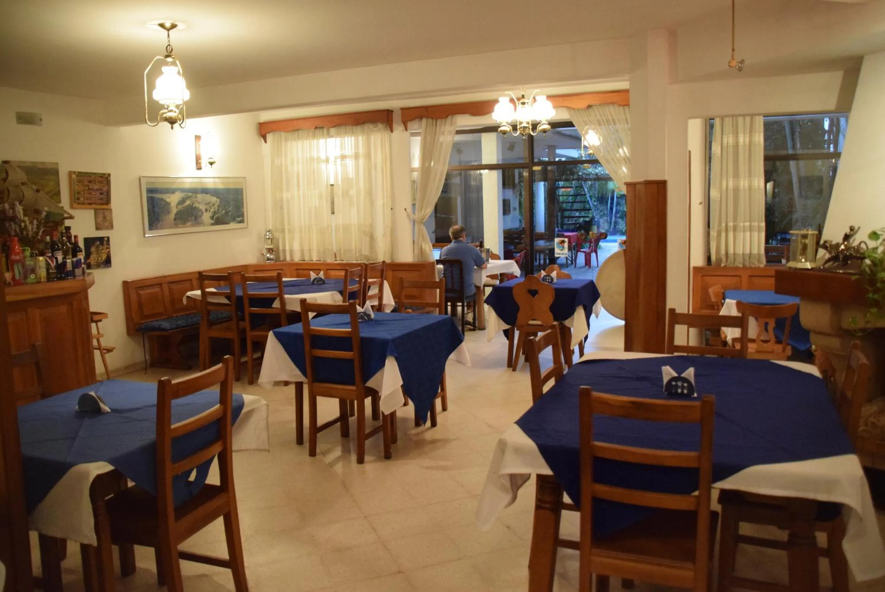Restaurant/places to eat in Hotel Portal del Sol