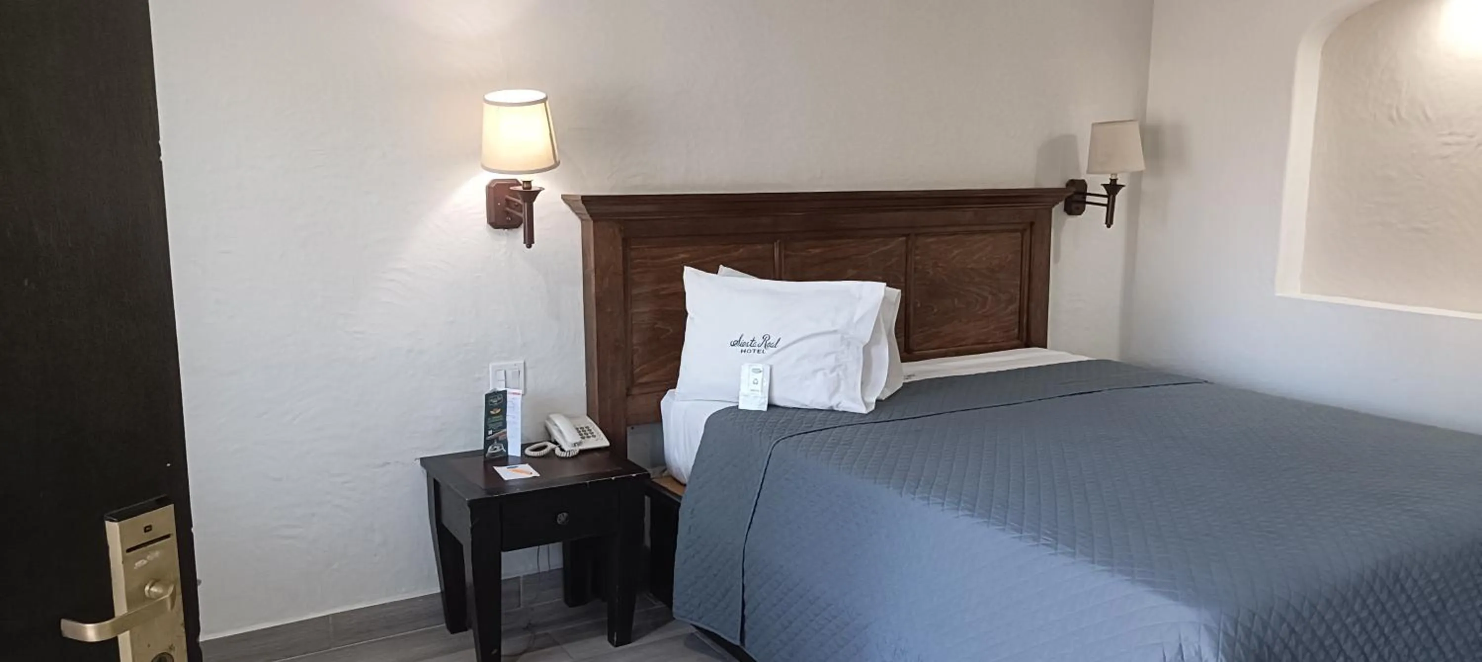 Bed in Hotel Siesta Real