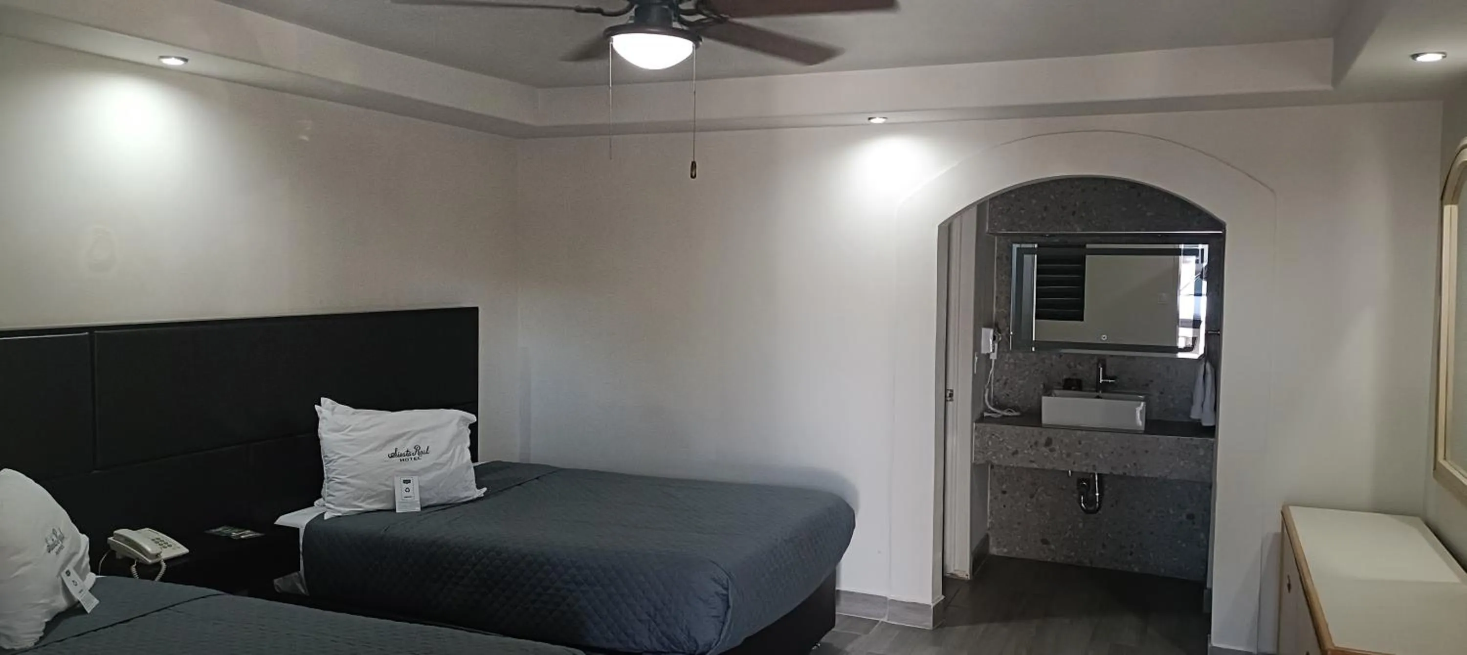 Bed in Hotel Siesta Real