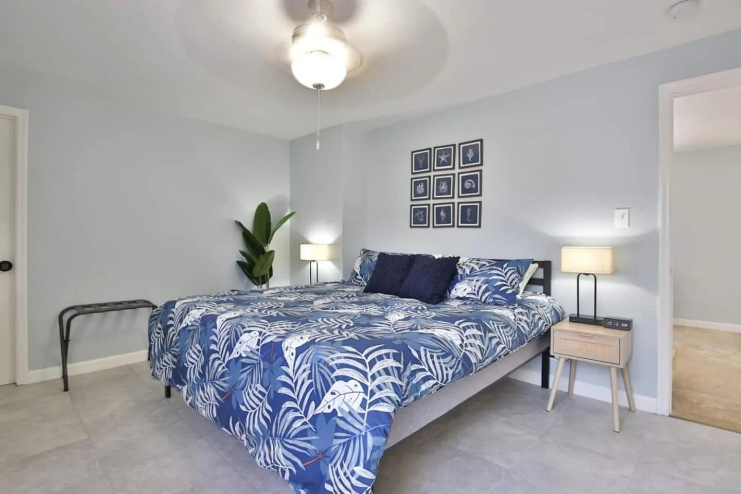 Bed in Coastal Villa w Amazing Courtyard - Splash Pad!