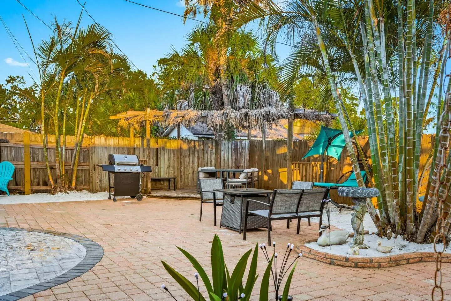 Coastal Villa w Amazing Courtyard - Splash Pad!