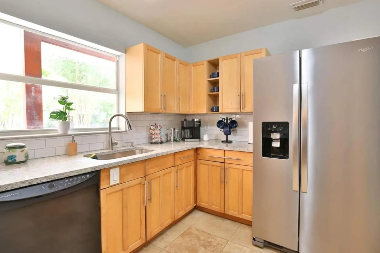 Coastal Villa w Amazing Courtyard - Splash Pad!