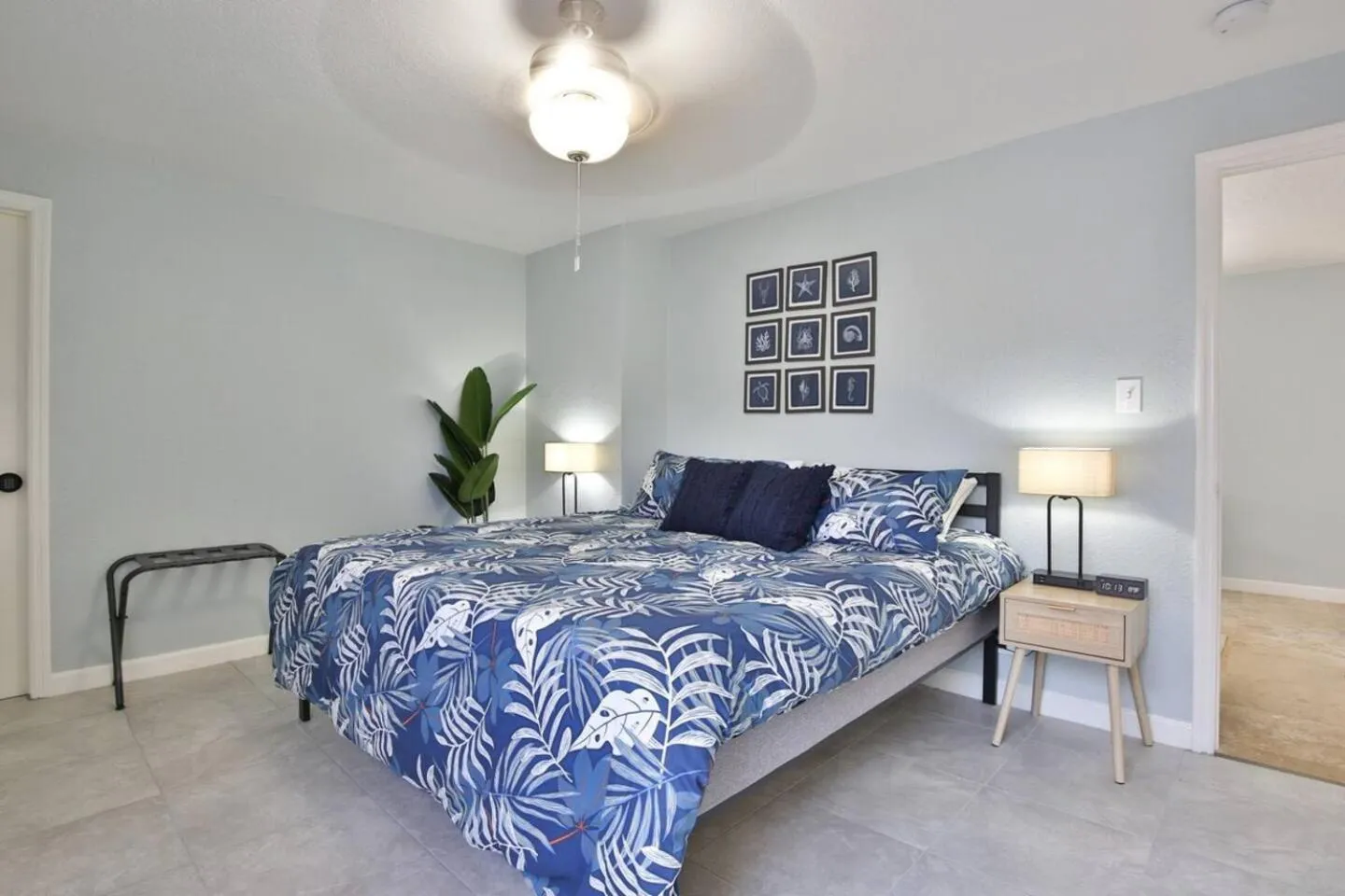 Bed in Coastal Villa w Amazing Courtyard - Splash Pad!