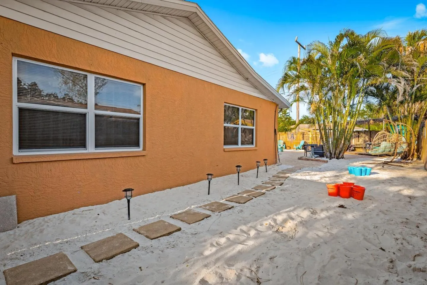Coastal Villa w Amazing Courtyard - Splash Pad!