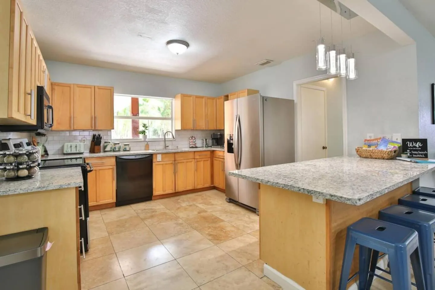 Coastal Villa w Amazing Courtyard - Splash Pad!