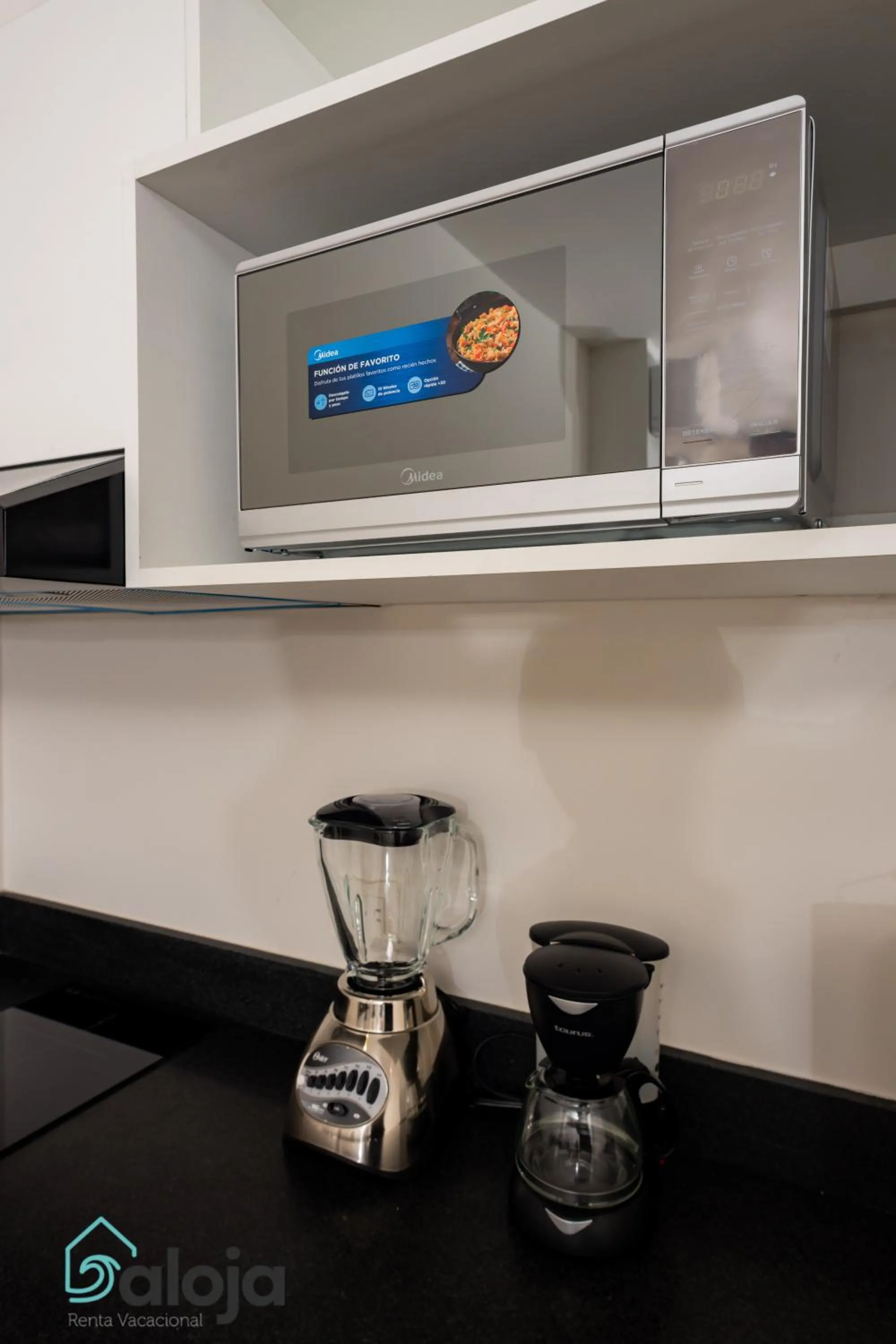 Kitchen or kitchenette in Torre Sofia - By Aloja RV