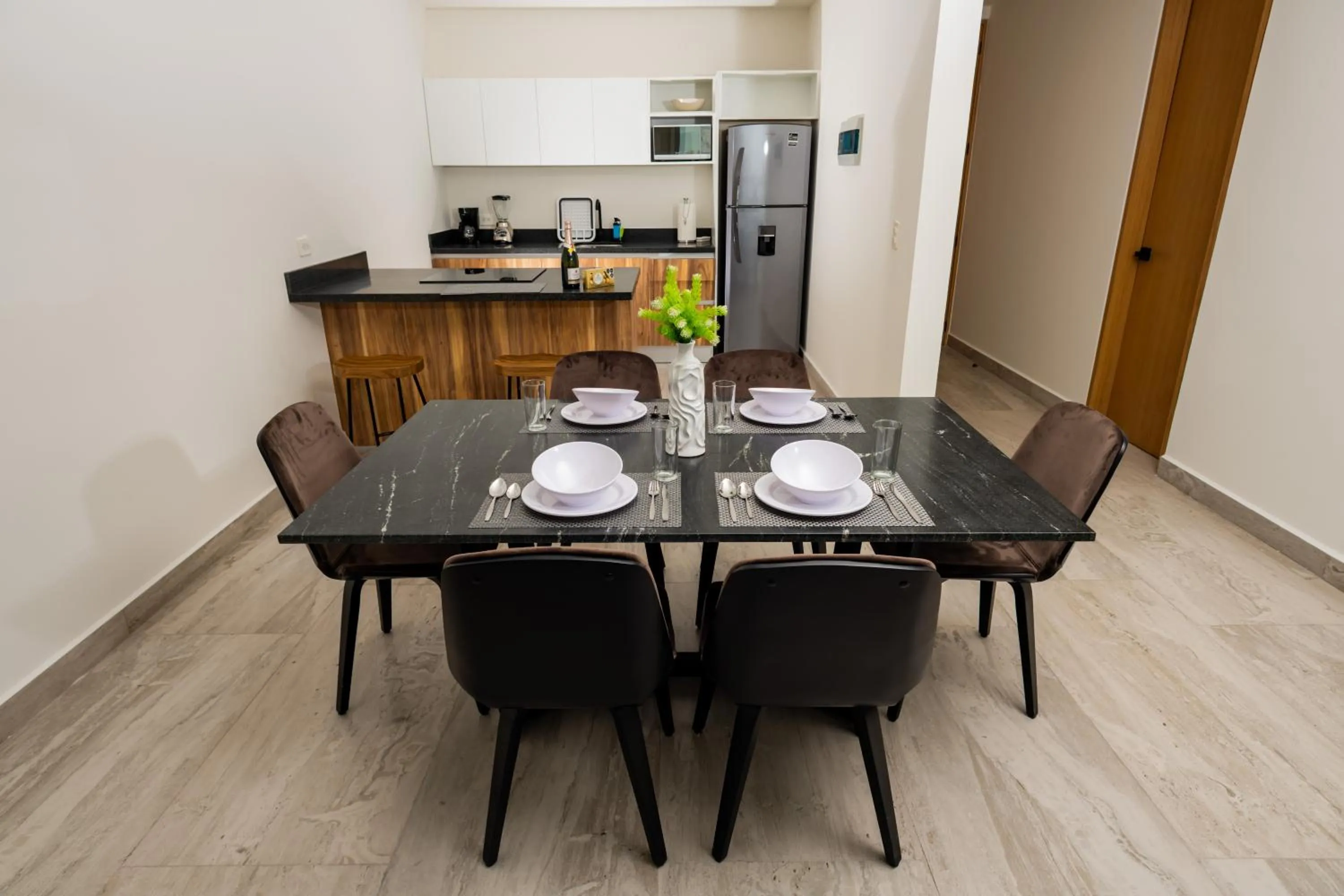 Kitchen or kitchenette in Torre Sofia - By Aloja RV