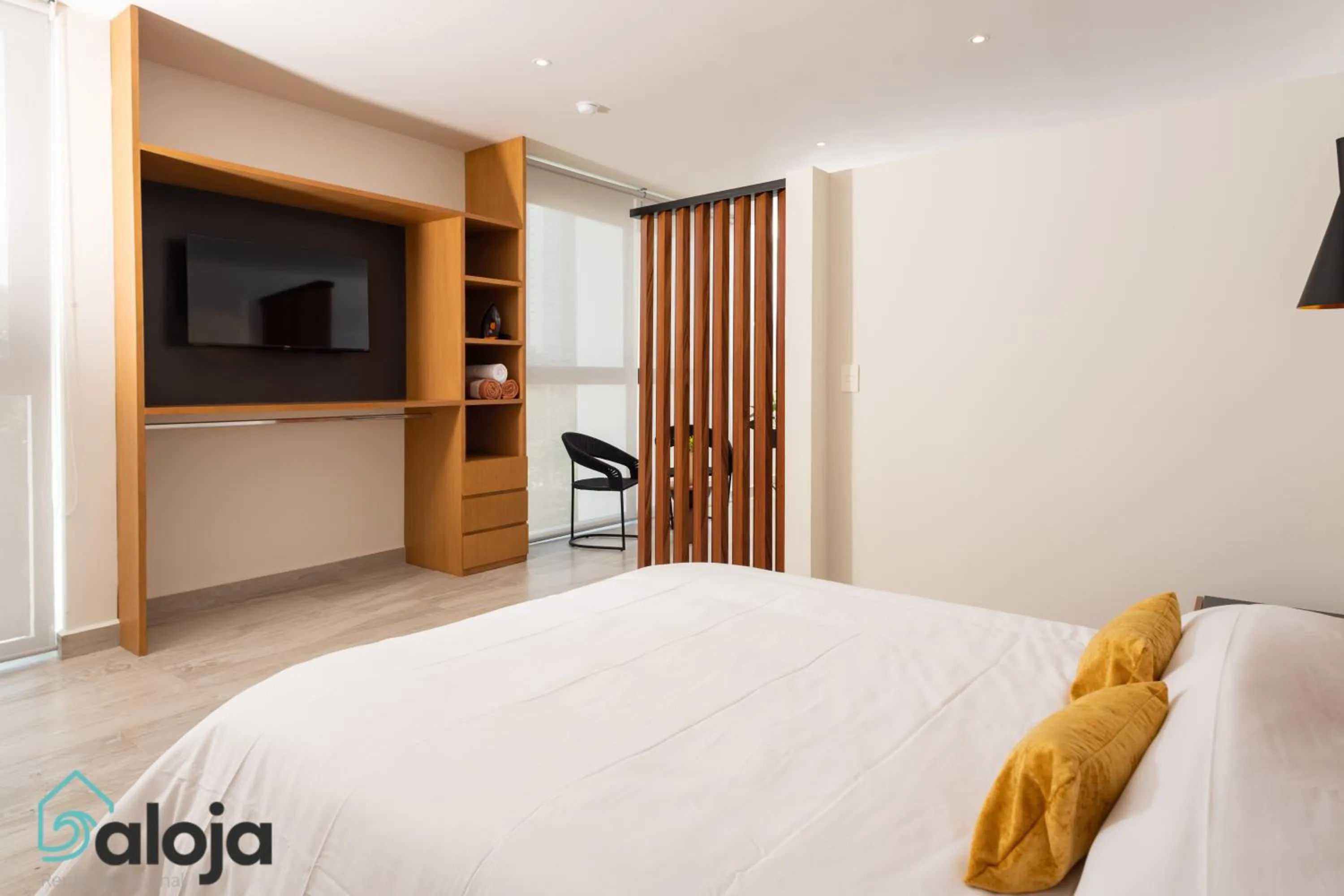TV and multimedia, Bed in Torre Sofia - By Aloja RV
