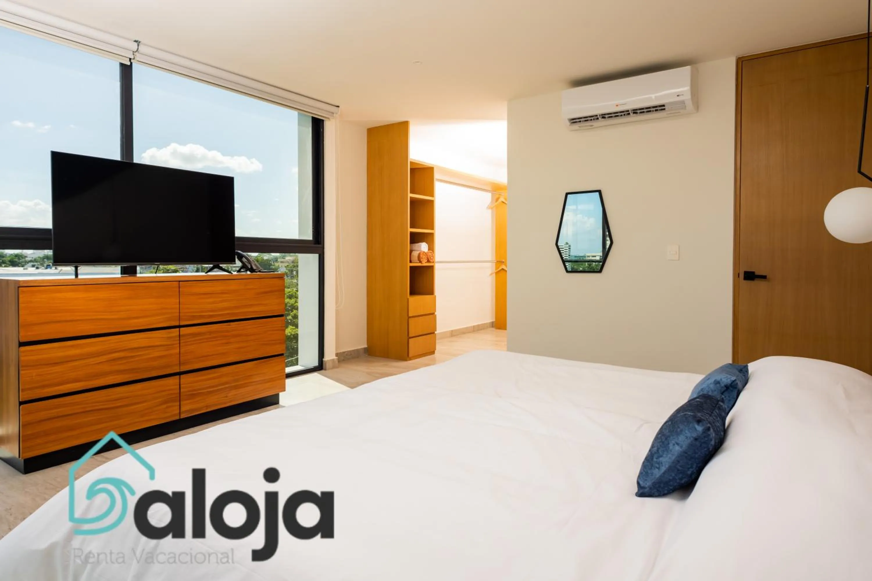 Photo of the whole room, Bed in Torre Sofia - By Aloja RV