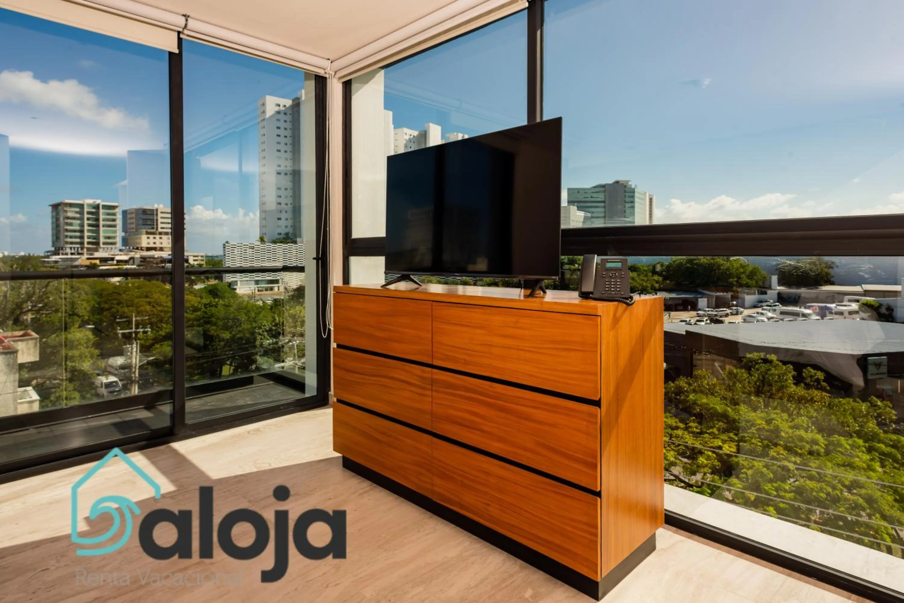 TV and multimedia in Torre Sofia - By Aloja RV
