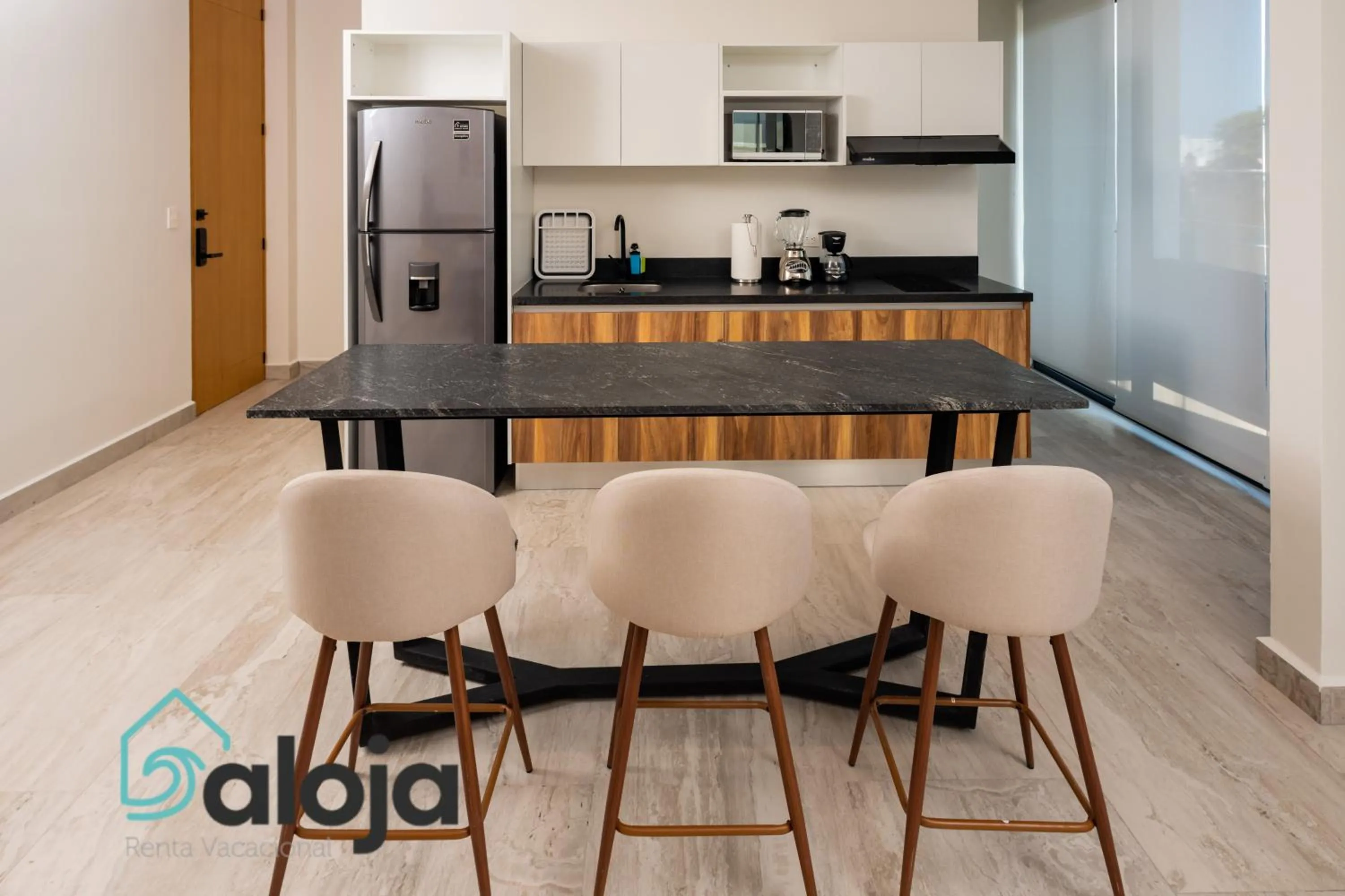 Kitchen or kitchenette in Torre Sofia - By Aloja RV