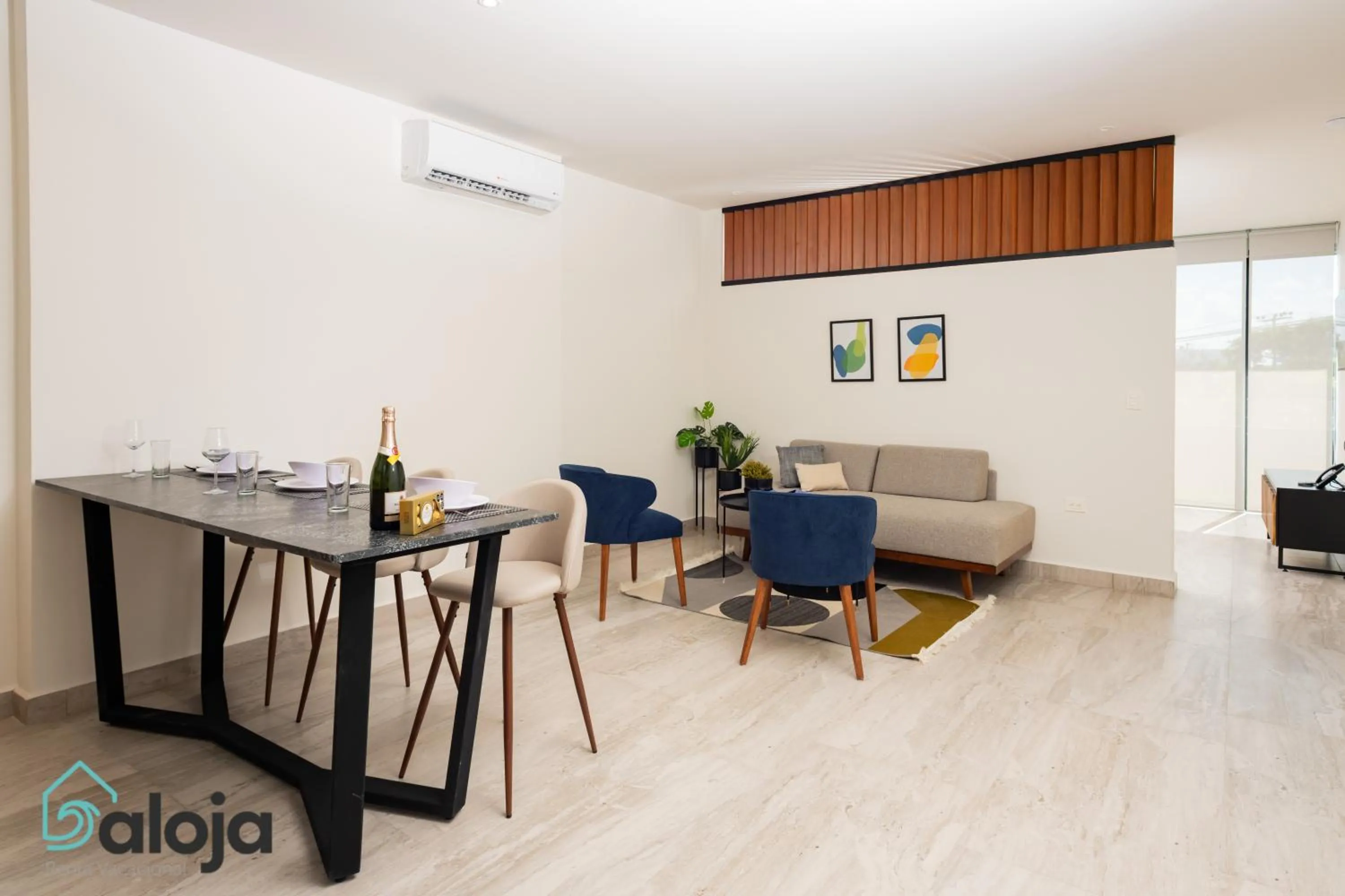 Living room in Torre Sofia - By Aloja RV