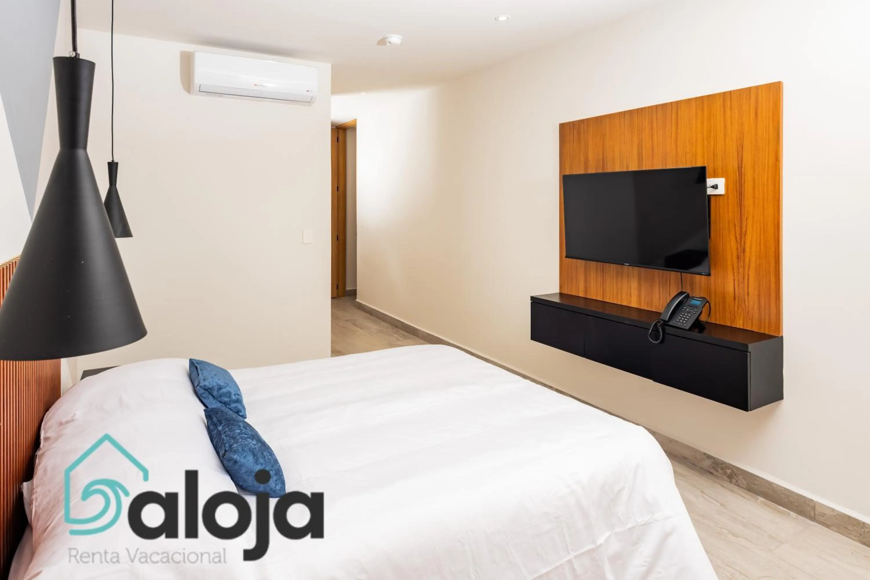 Bed in Torre Sofia - By Aloja RV