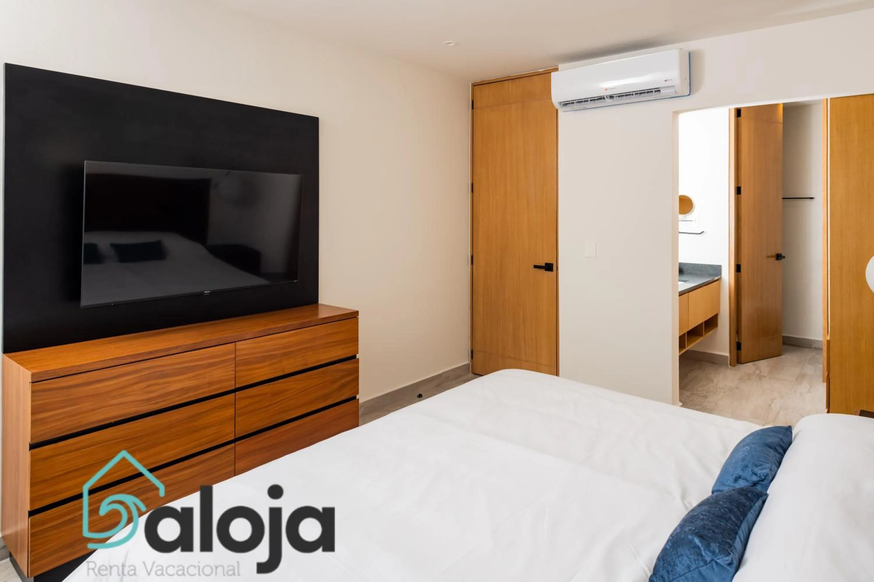 Photo of the whole room, Bed in Torre Sofia - By Aloja RV