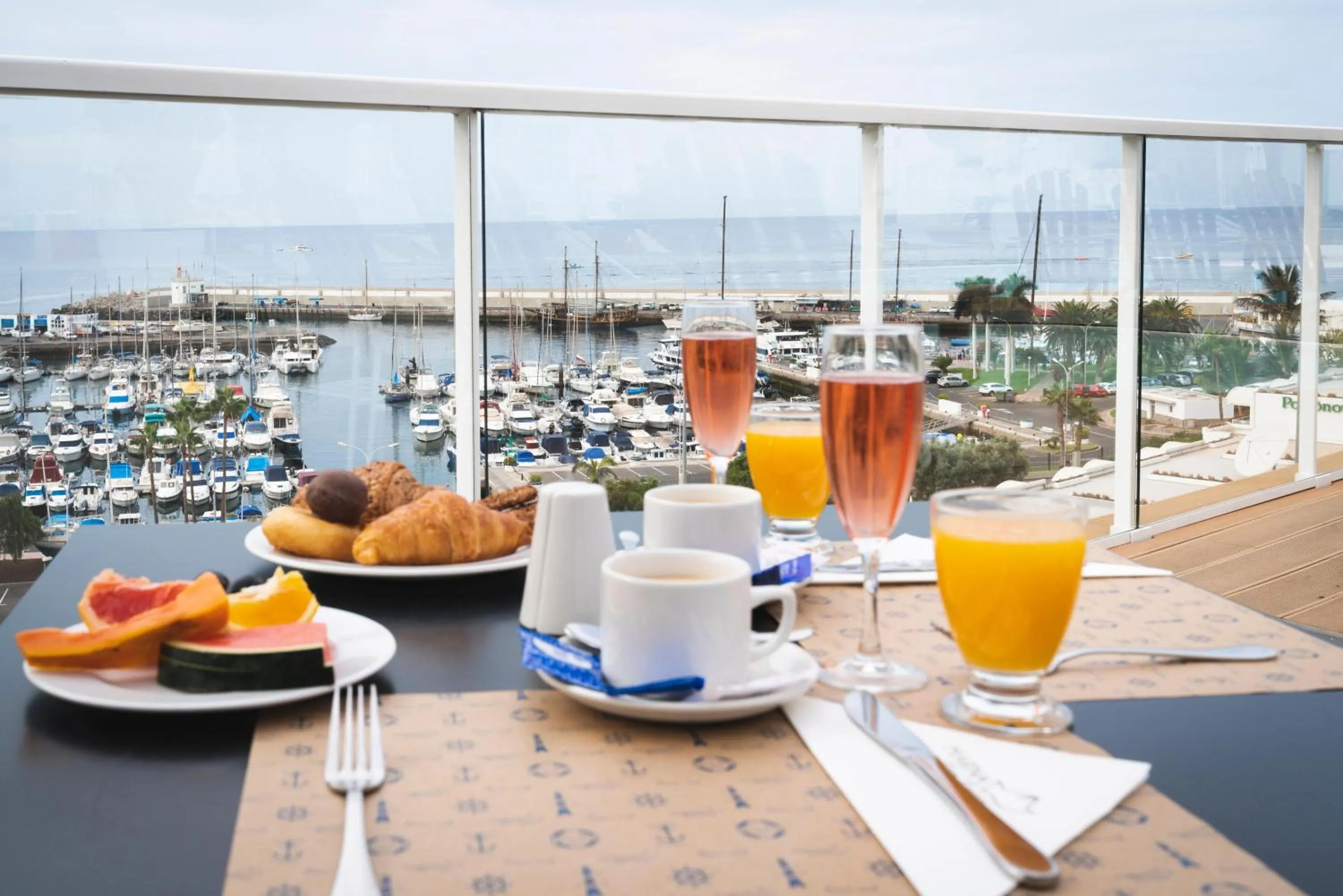 Restaurant/places to eat in Marina Bayview Gran Canaria - Adults Only