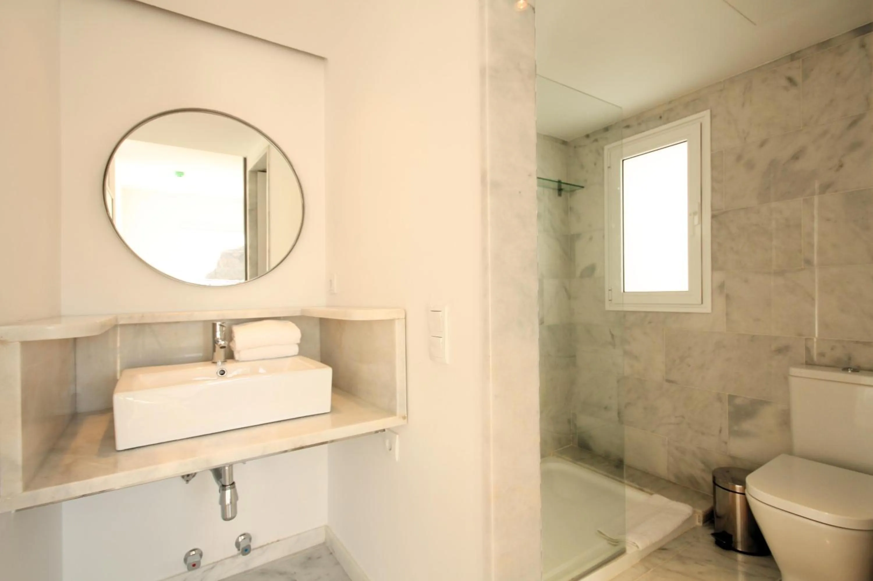 Shower in Marina Bayview Gran Canaria - Adults Only