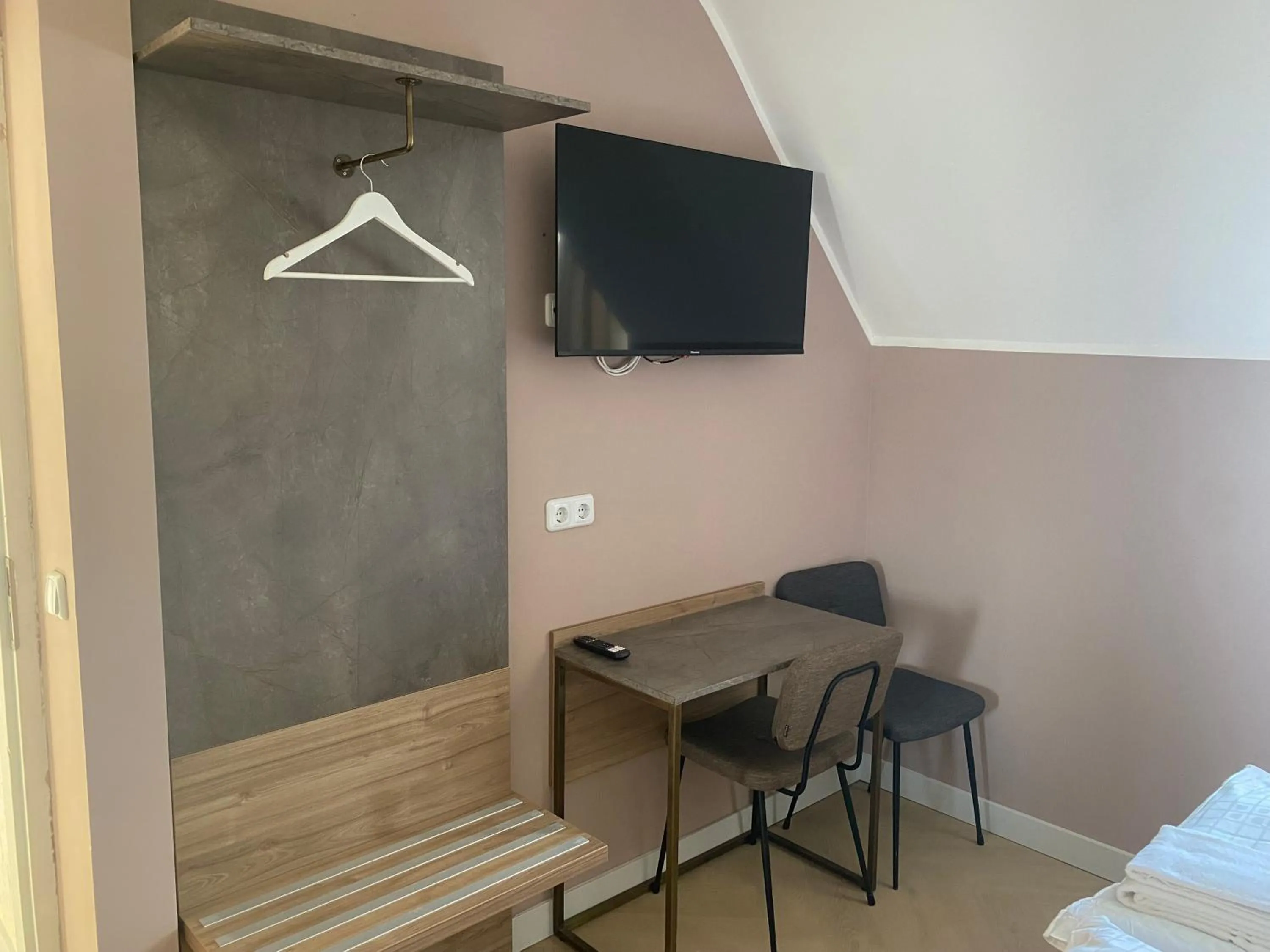 TV and multimedia in Hotel Petite Königsallee SELF CHECK-IN