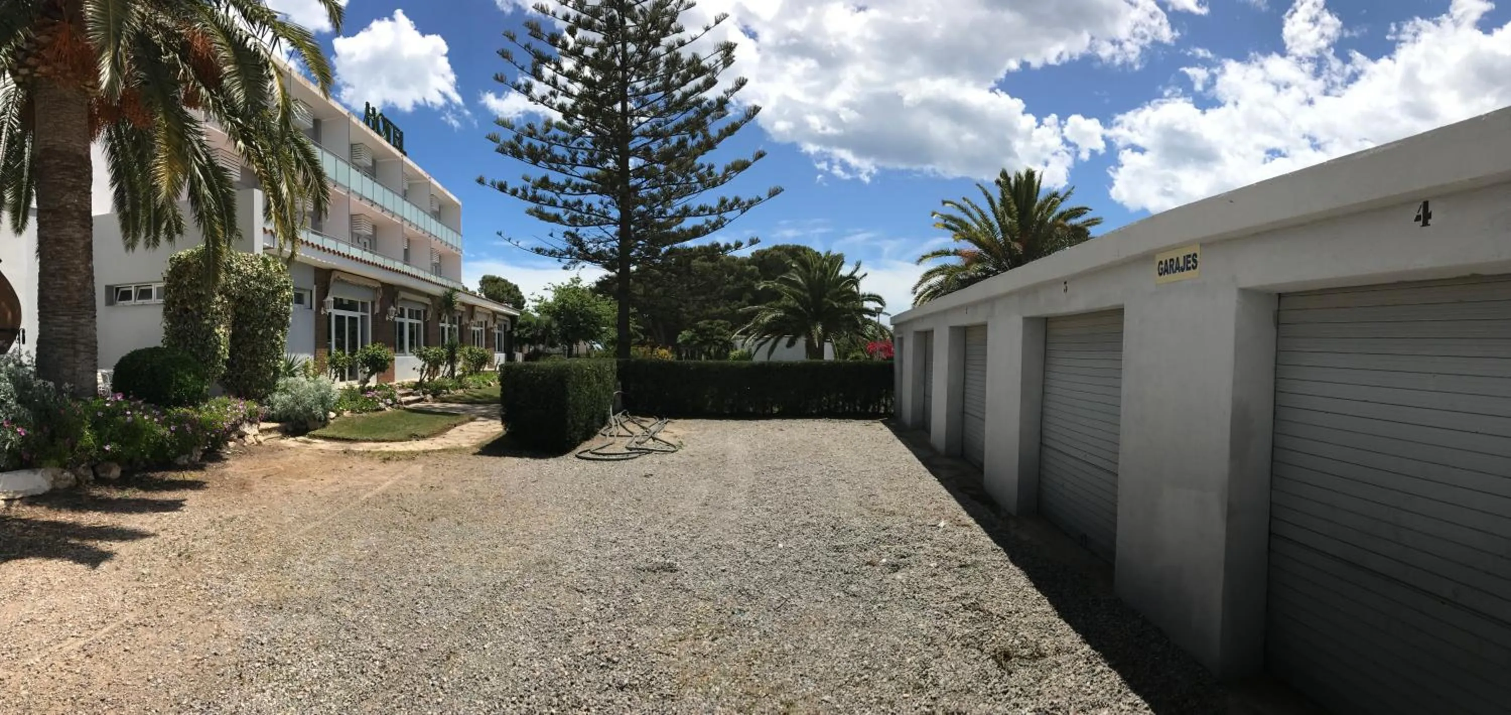 Property building in Hotel Roca