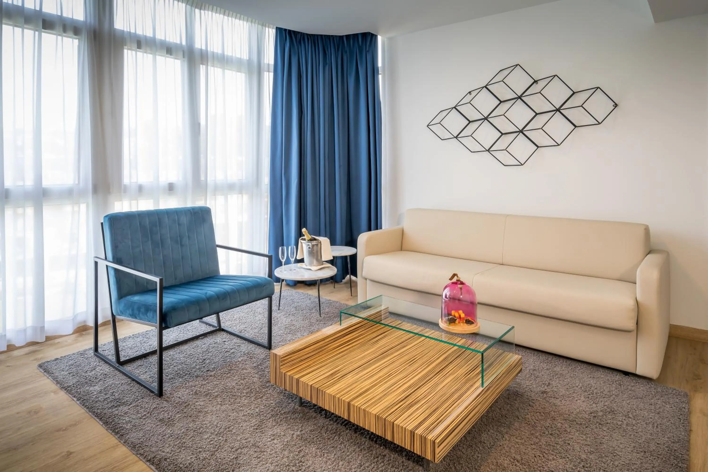 Photo of the whole room in Barceló Costa Vasca