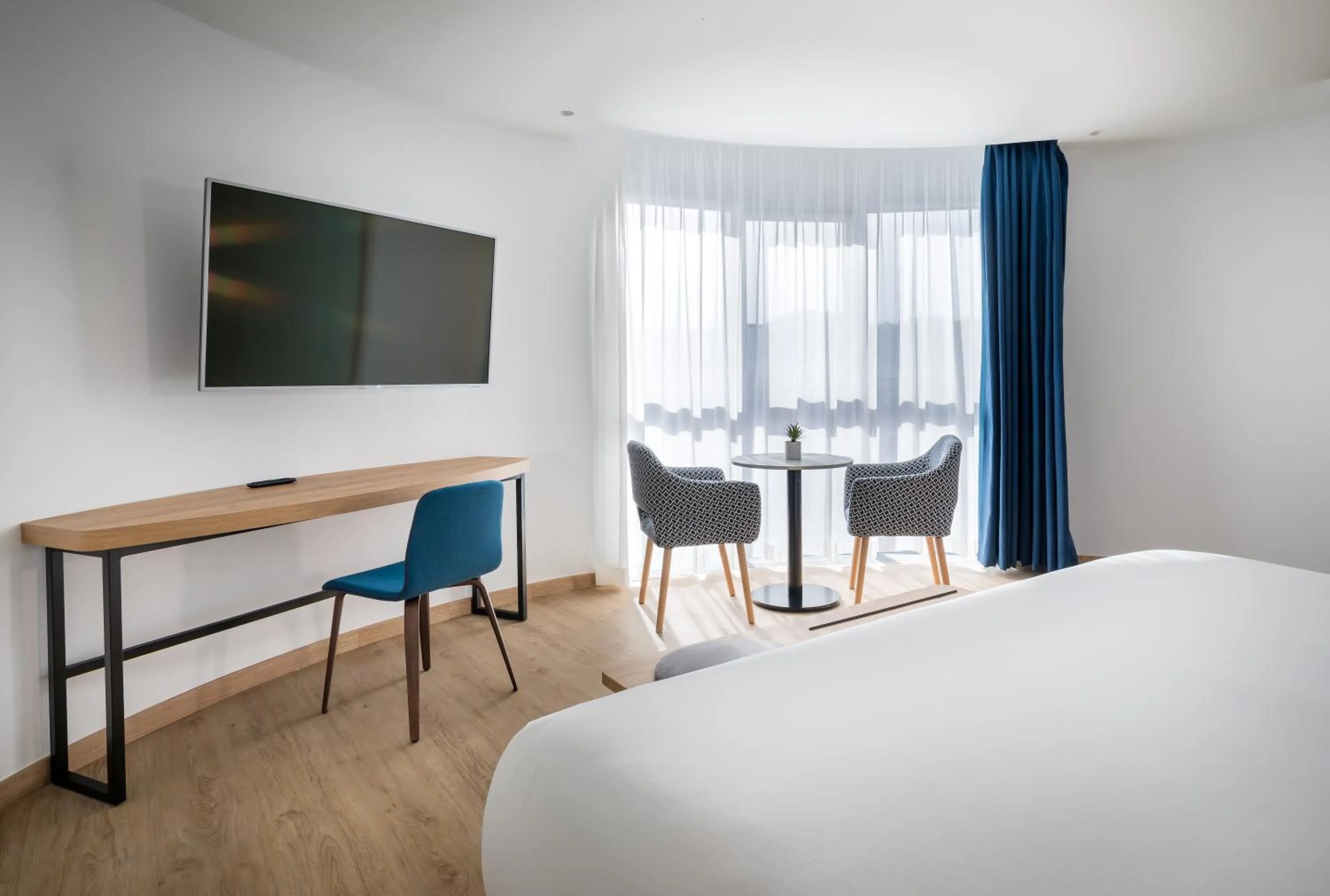 Photo of the whole room, Bed in Barceló Costa Vasca