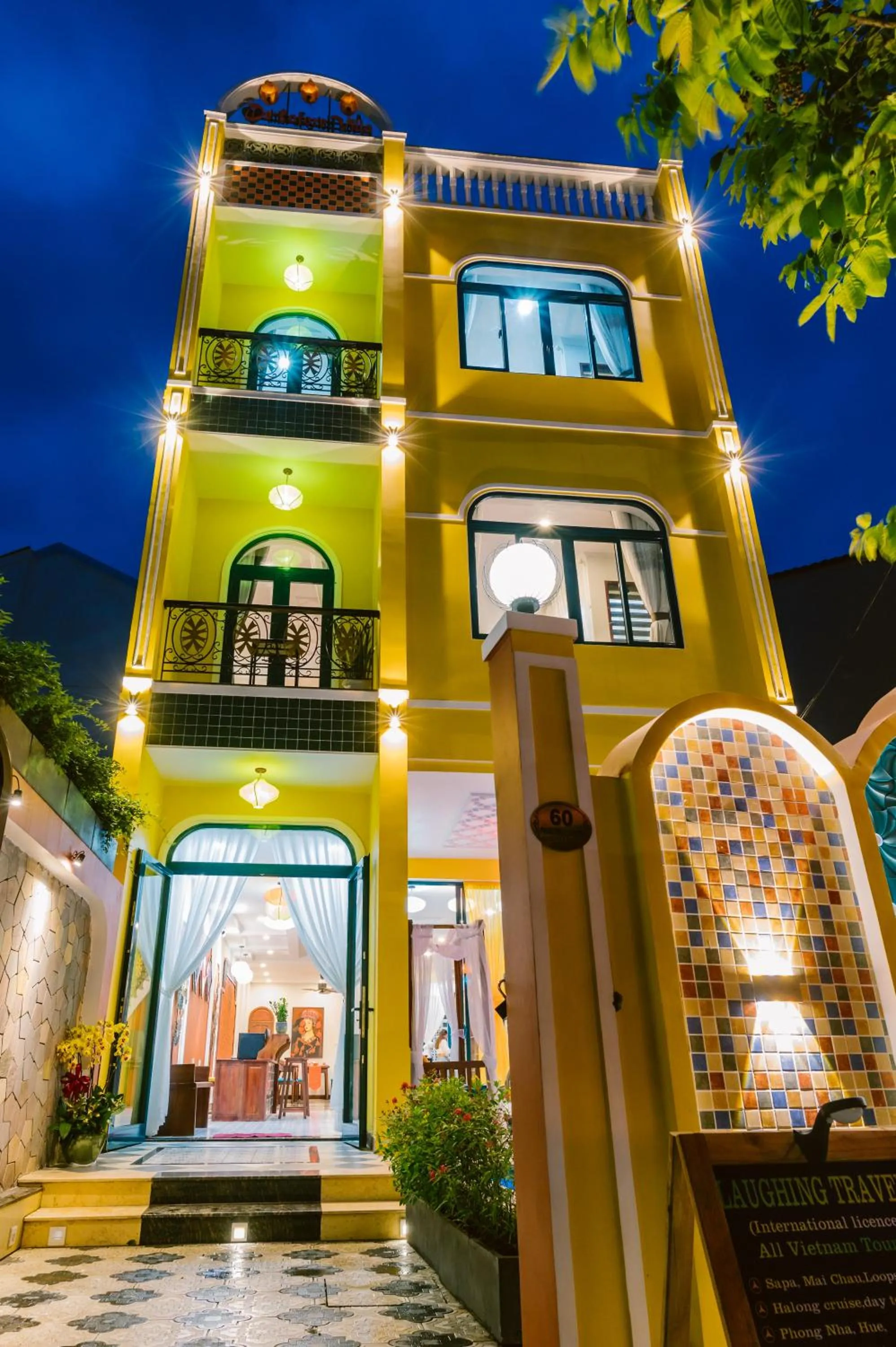 Facade/entrance in De'Colore Villa Hoi An