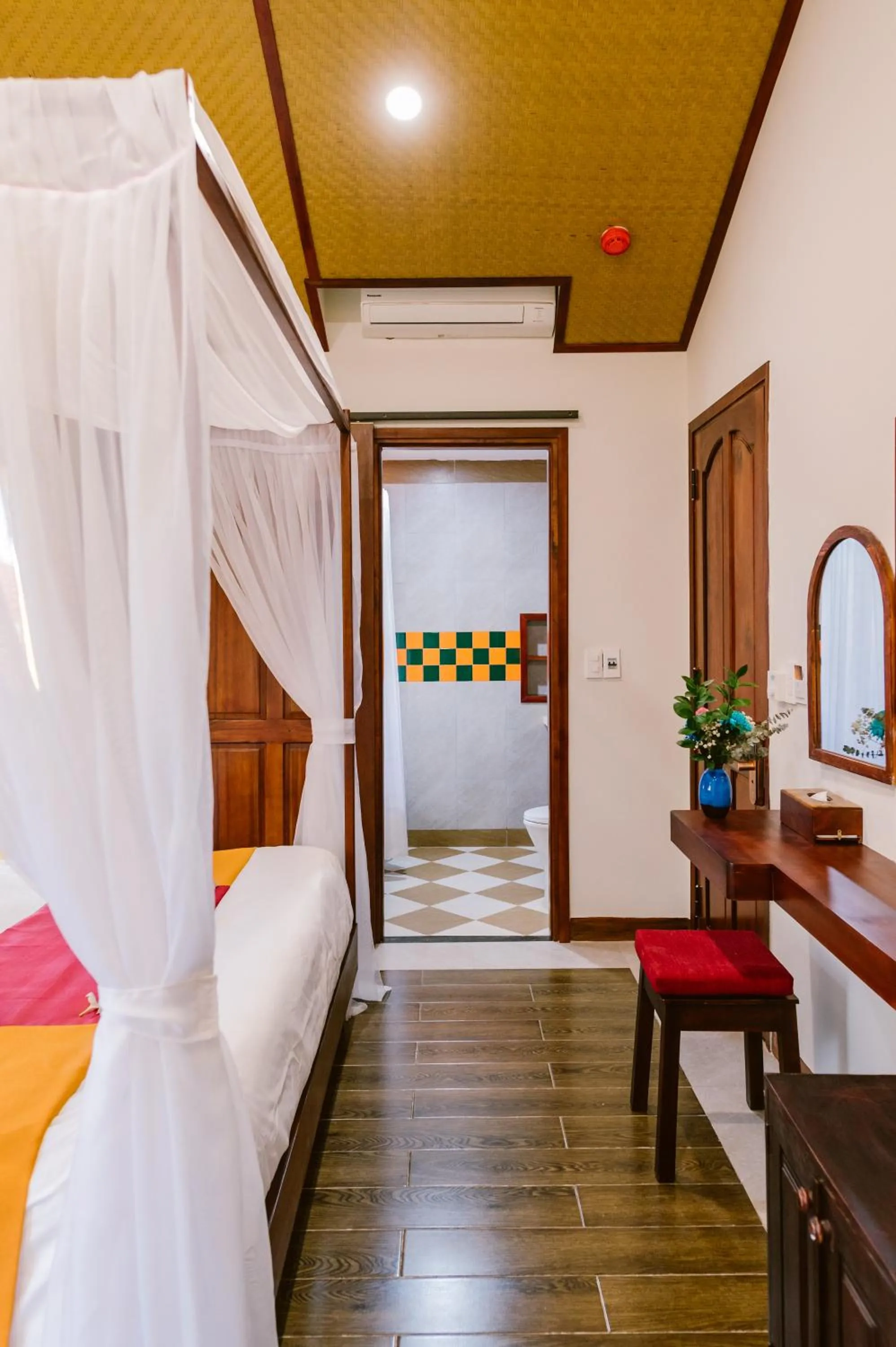 Bedroom, Bed in De'Colore Villa Hoi An