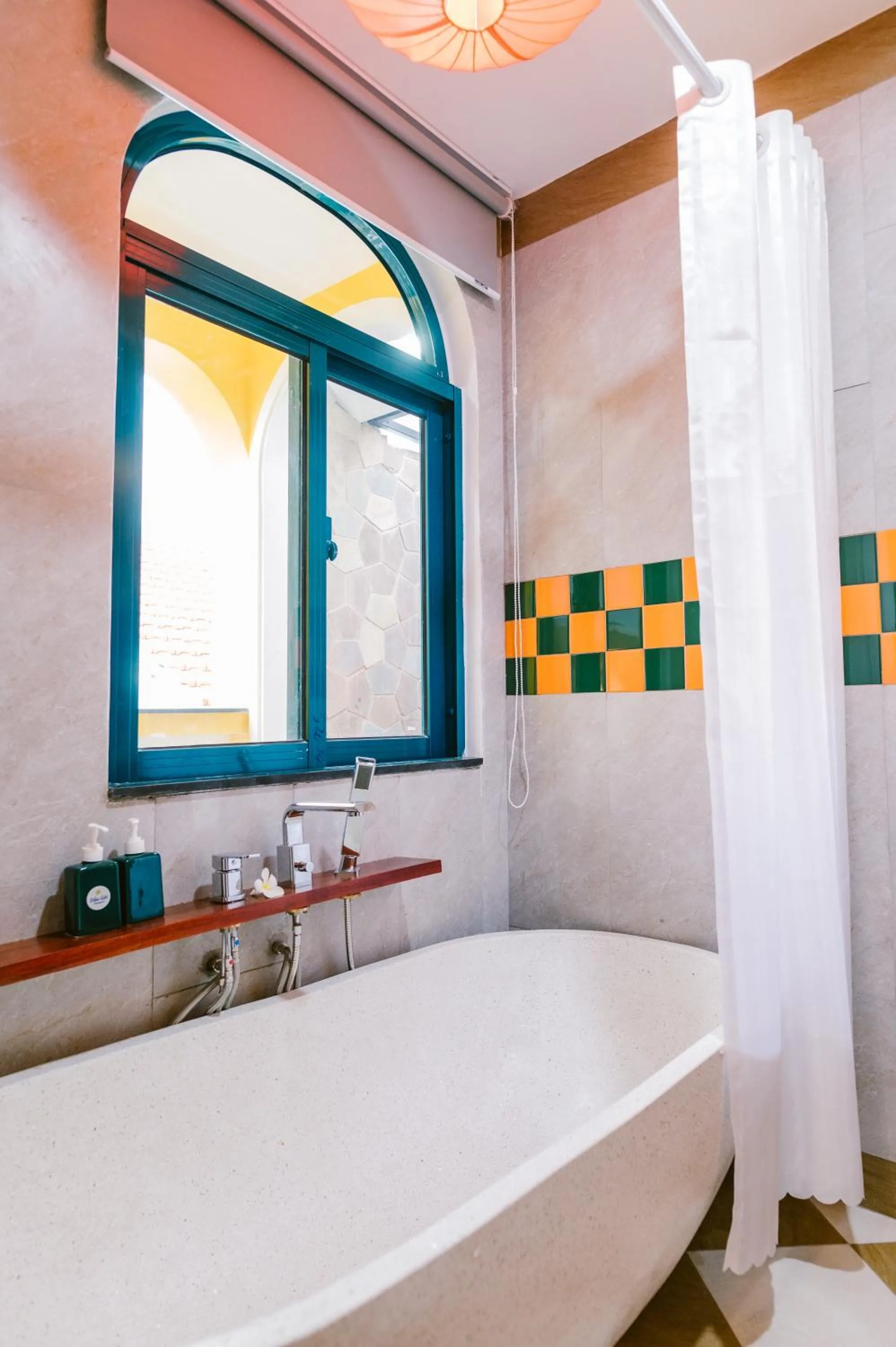 Bath in De'Colore Villa Hoi An