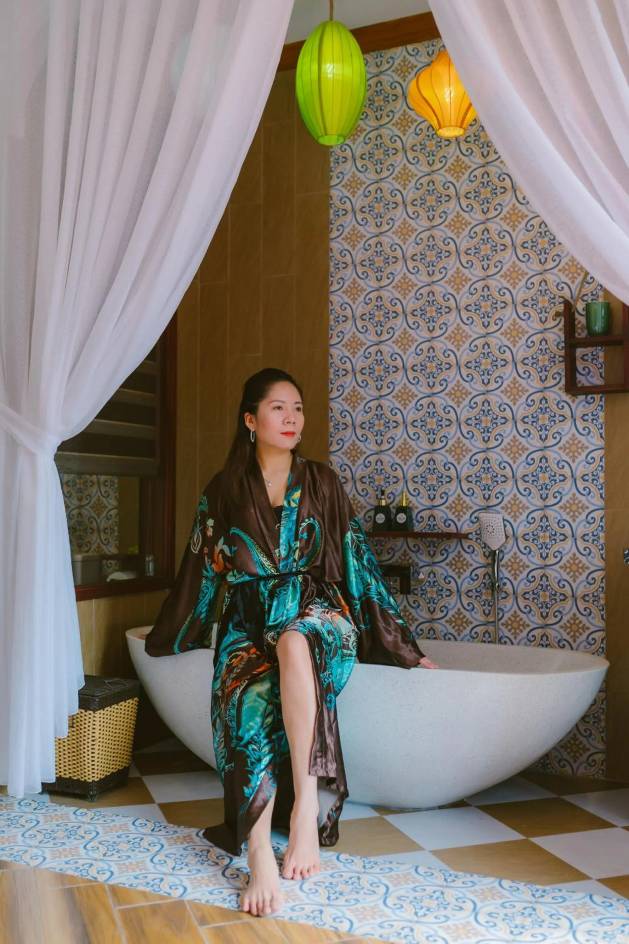 Bath in De'Colore Villa Hoi An