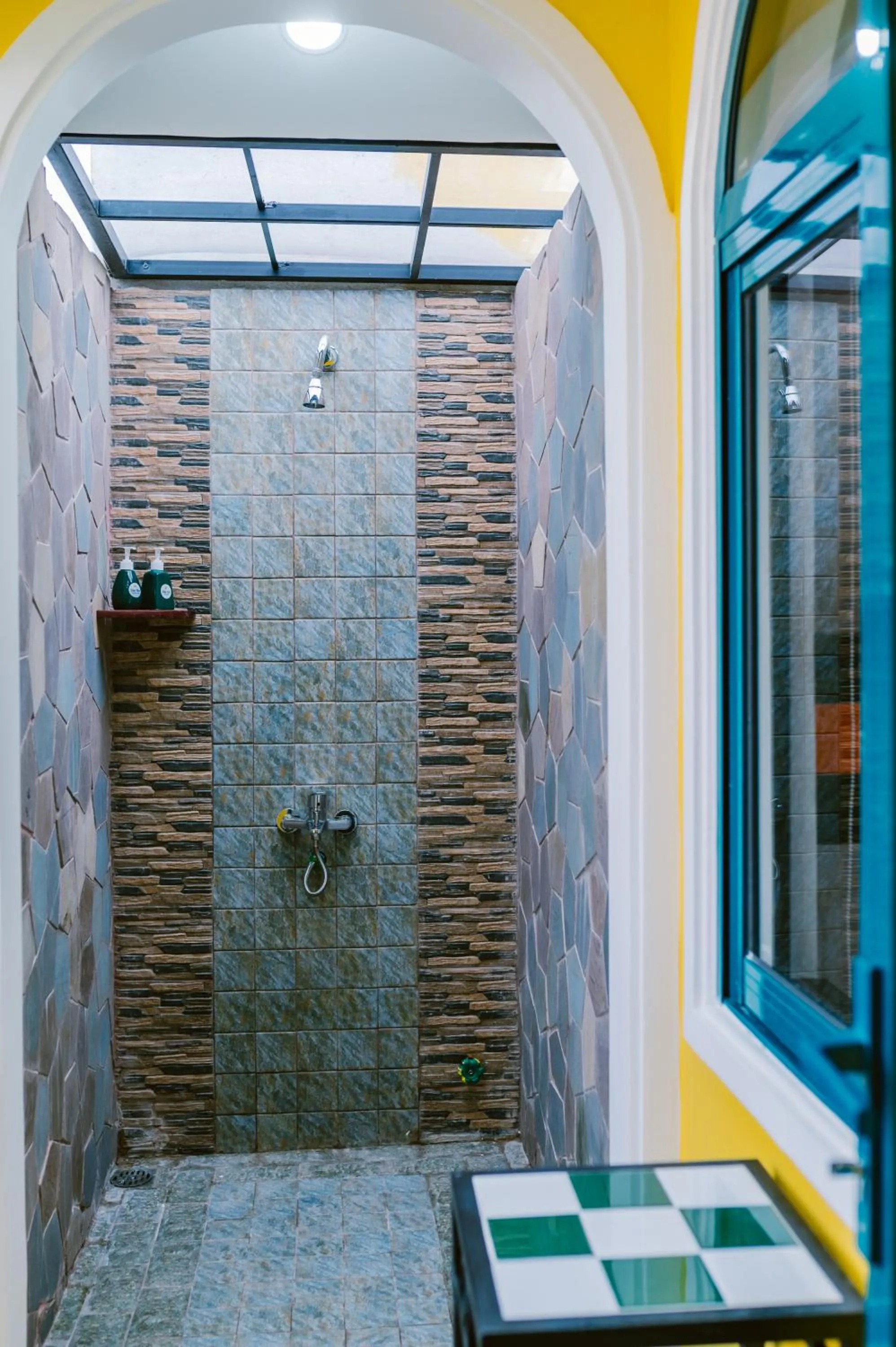 Shower in De'Colore Villa Hoi An