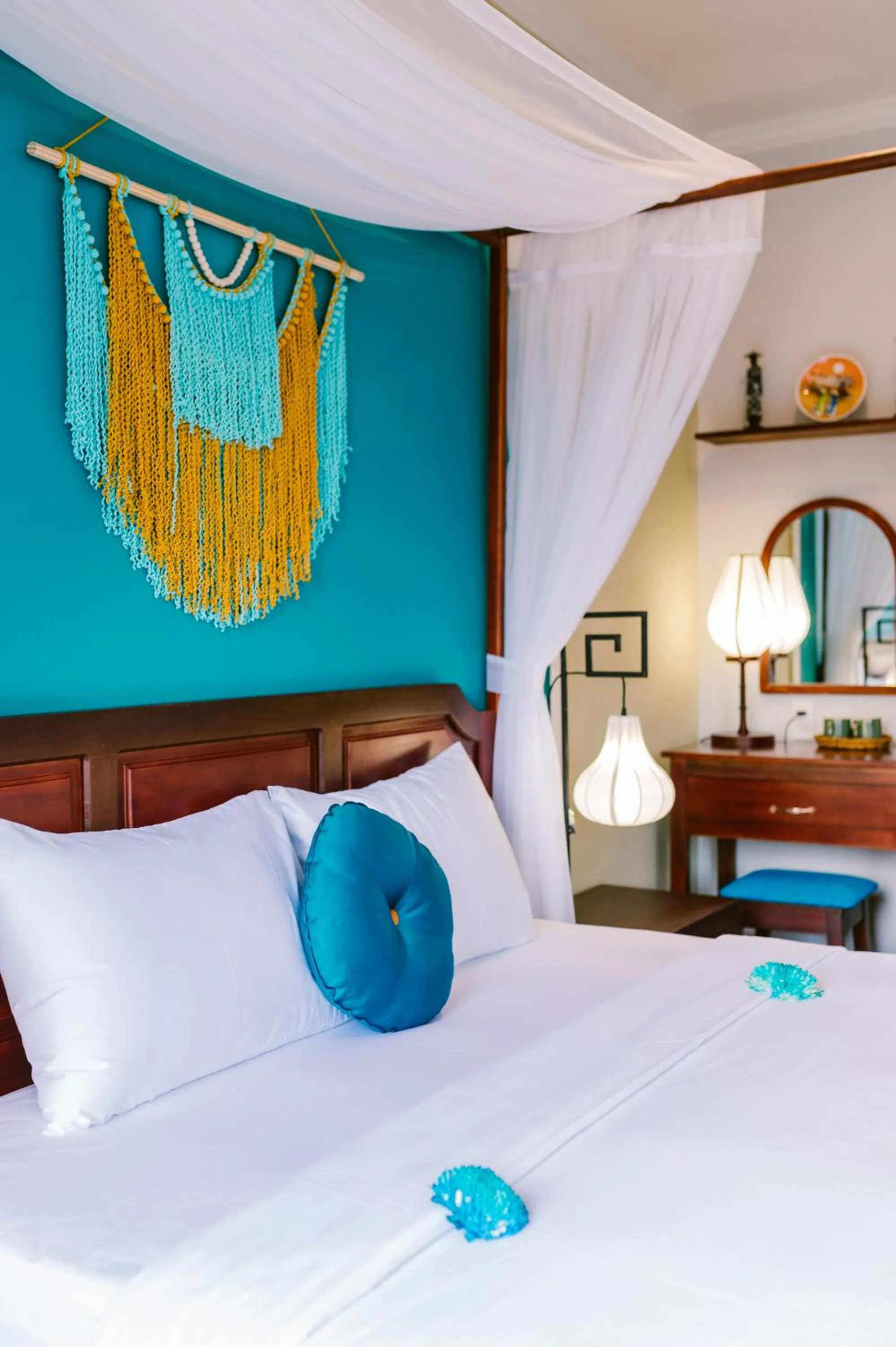 Bedroom, Bed in De'Colore Villa Hoi An