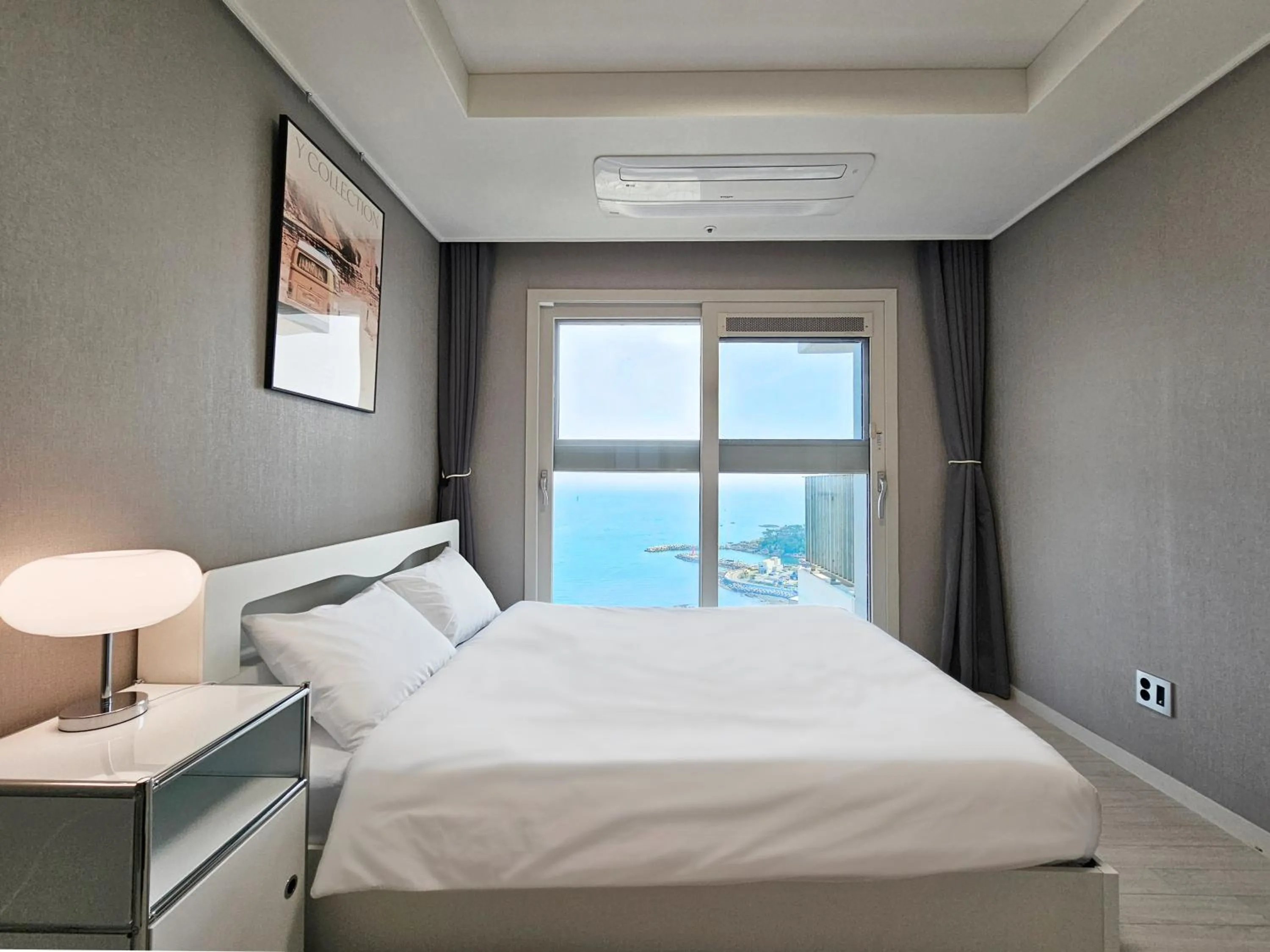 Bed in Y COLLECTION by UH FLAT OSIRIA